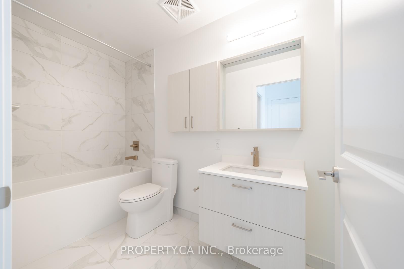 Photo 6 of Unit PH04, 30 Upper Mall Way, Vaughan, Brownridge — HOMEH