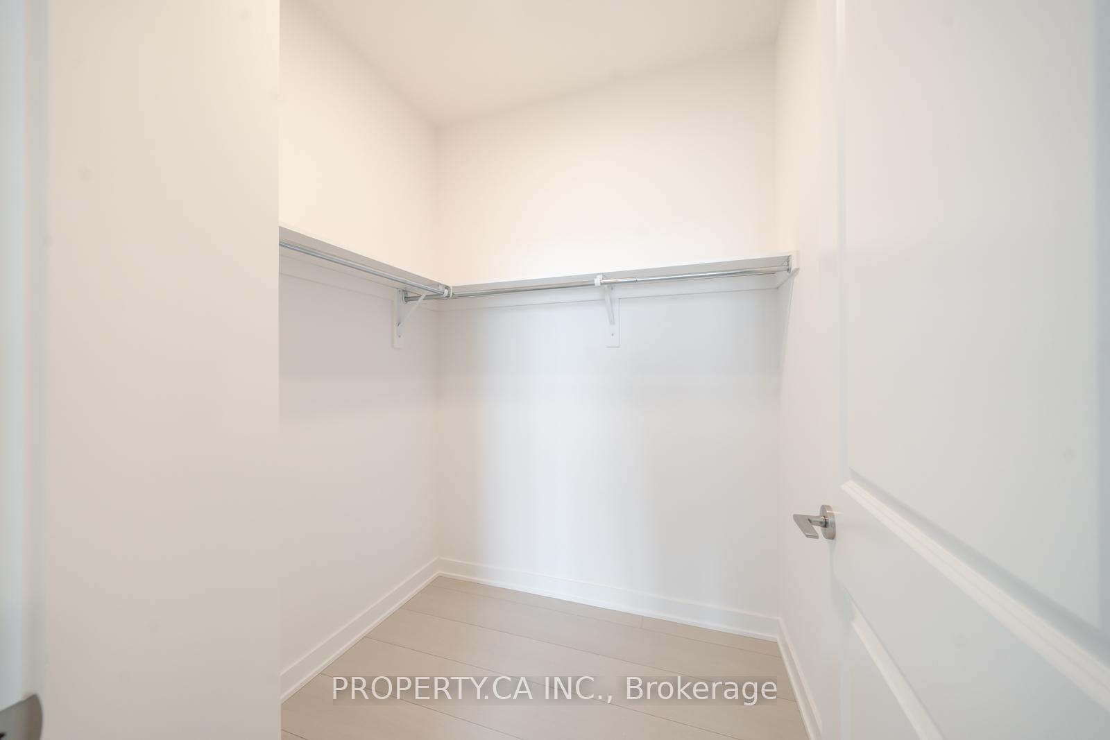 Photo 7 of Unit PH04, 30 Upper Mall Way, Vaughan, Brownridge — HOMEH