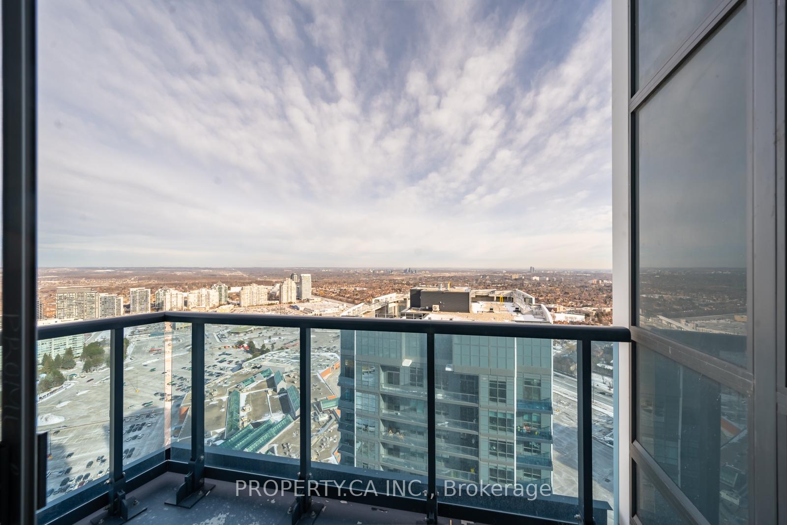 Photo 10 of Unit PH04, 30 Upper Mall Way, Vaughan, Brownridge — HOMEH
