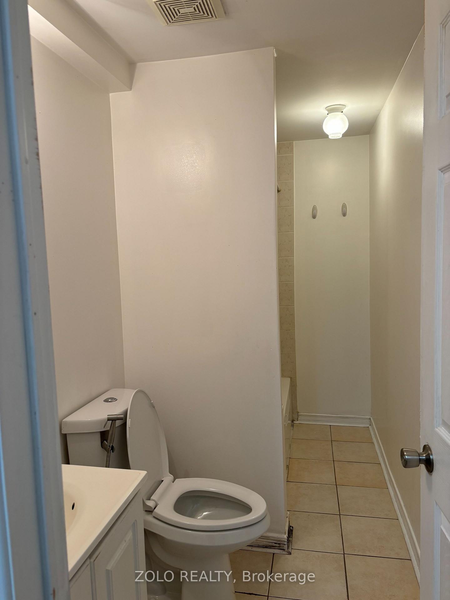 Photo 10 of 3242 Scotch Pine Gate, Mississauga, Lisgar — HOMEH