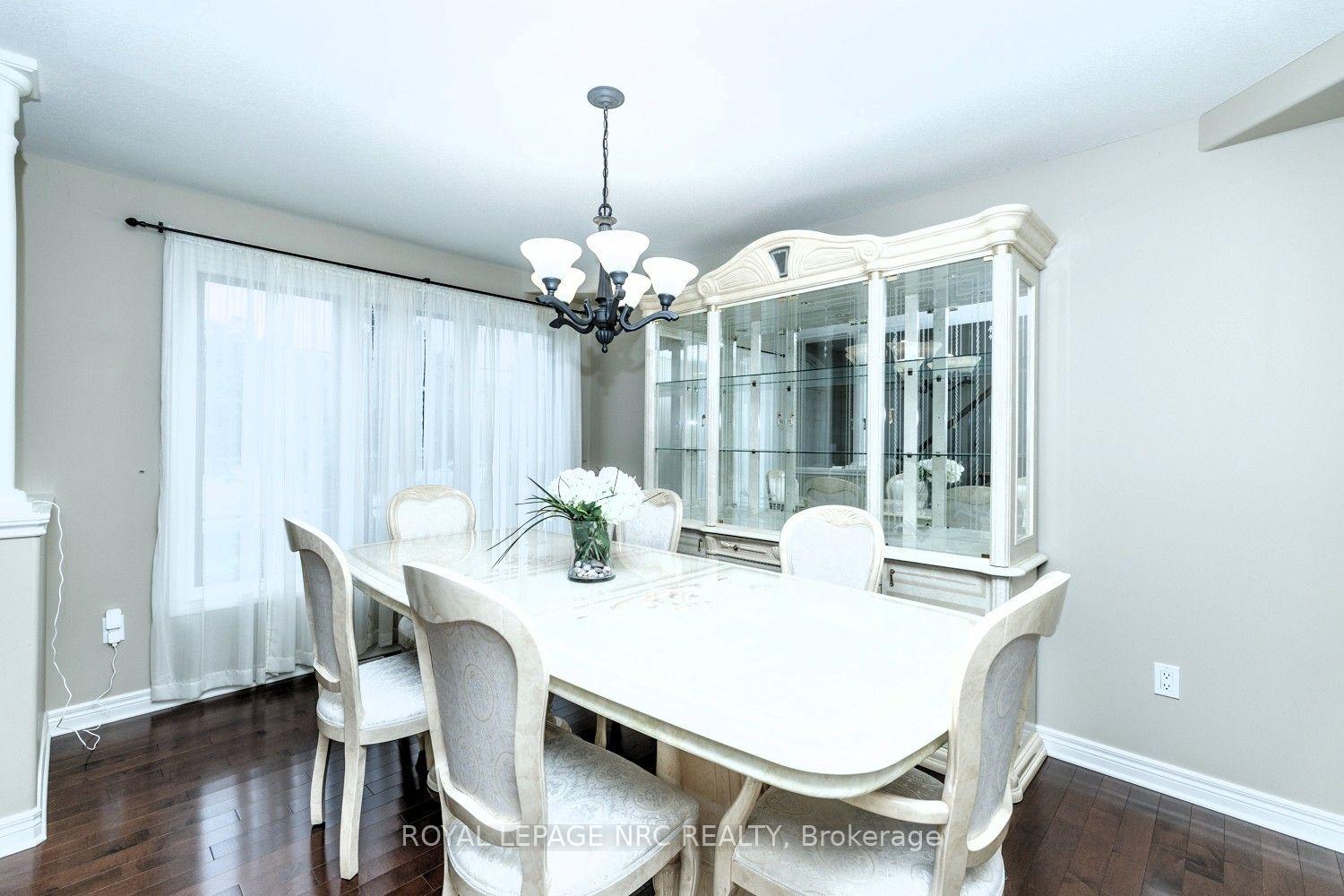Photo 8 of 8394 Greenfield Crescent, Niagara Falls, Forestview — HOMEH