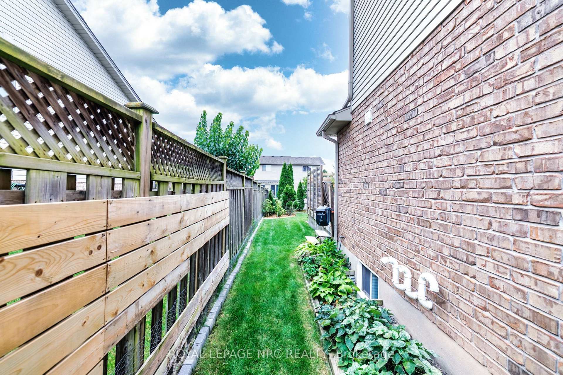 Photo 39 of 8394 Greenfield Crescent, Niagara Falls, Forestview — HOMEH