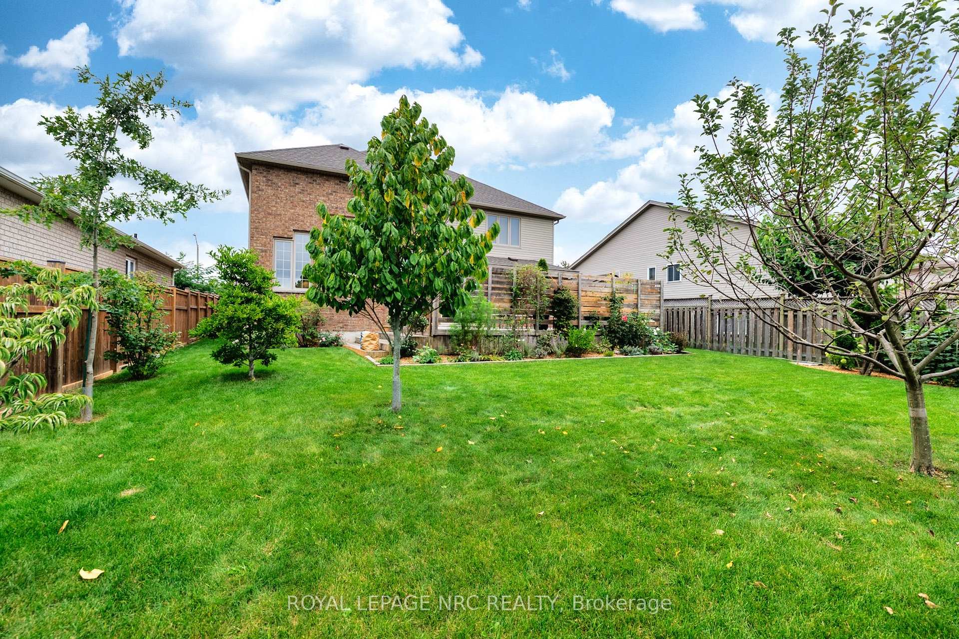 Photo 42 of 8394 Greenfield Crescent, Niagara Falls, Forestview — HOMEH