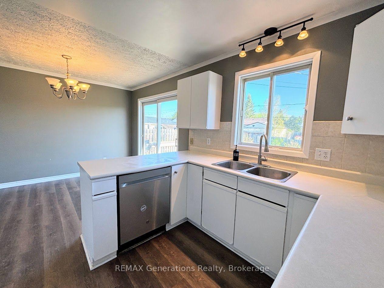 Photo 10 of 31 Brooks Street, Manitouwadge, TB-73 — HOMEH