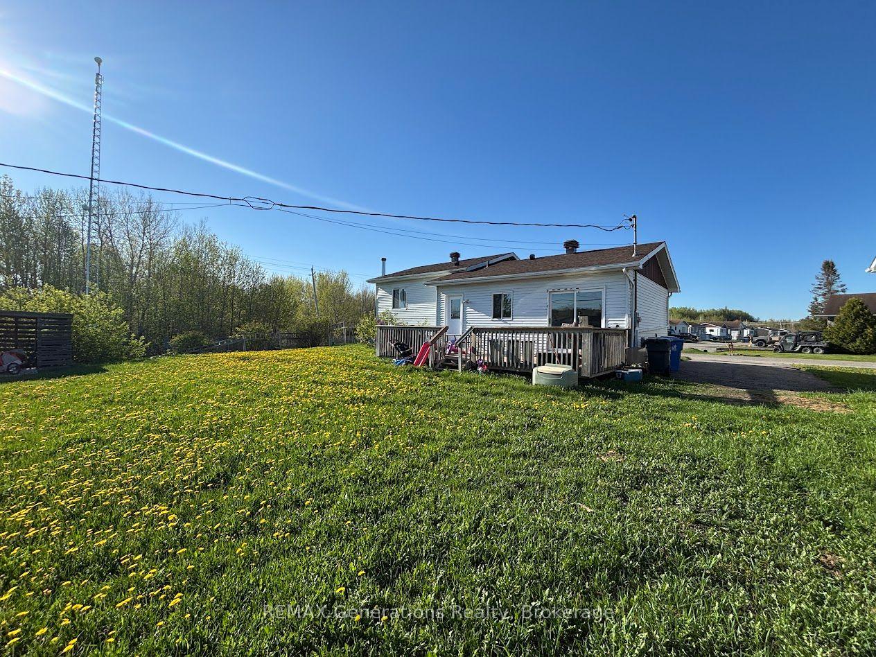 Photo 32 of 31 Brooks Street, Manitouwadge, TB-73 — HOMEH