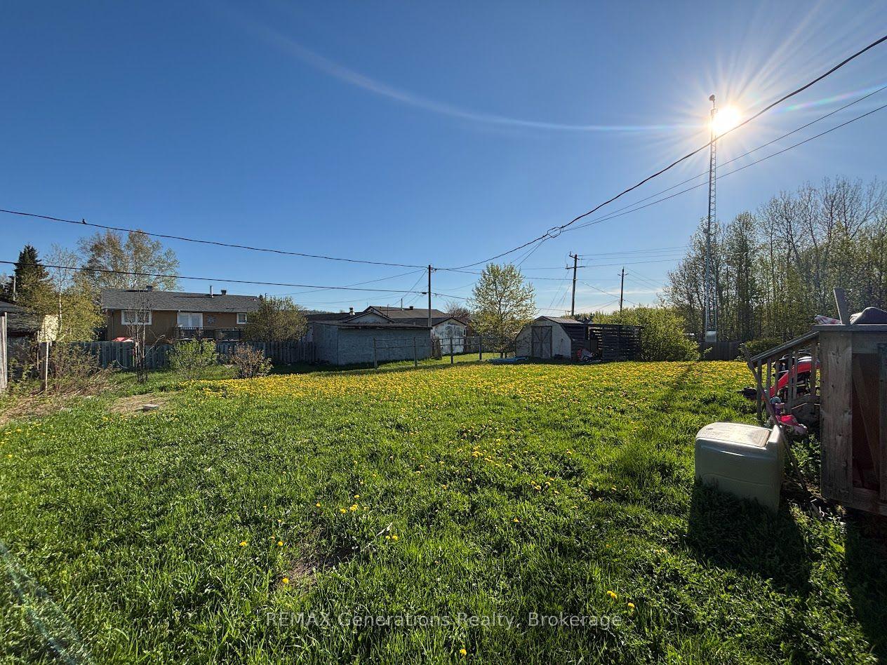 Photo 33 of 31 Brooks Street, Manitouwadge, TB-73 — HOMEH