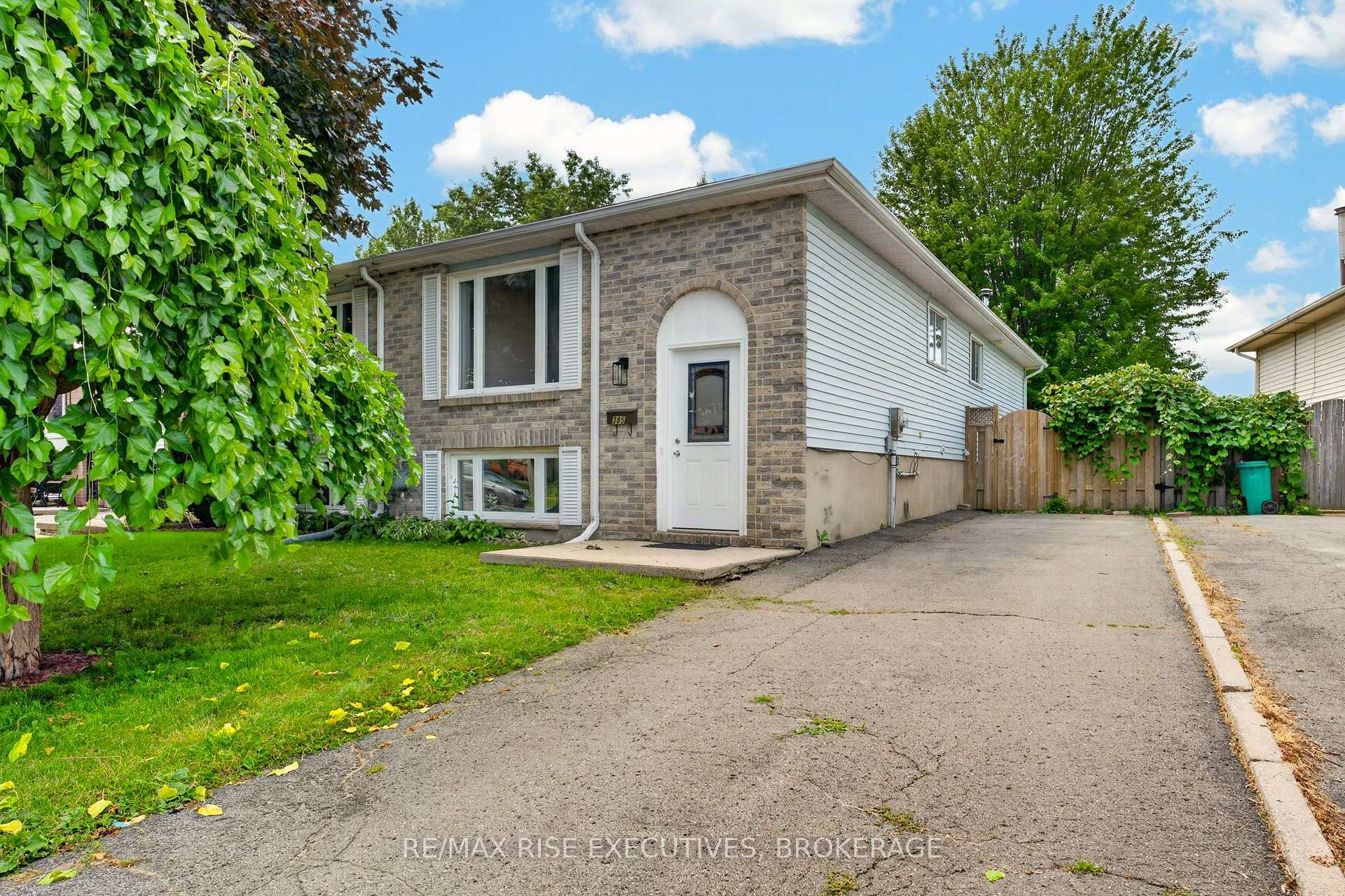 Photo of 385 Melanie Avenue