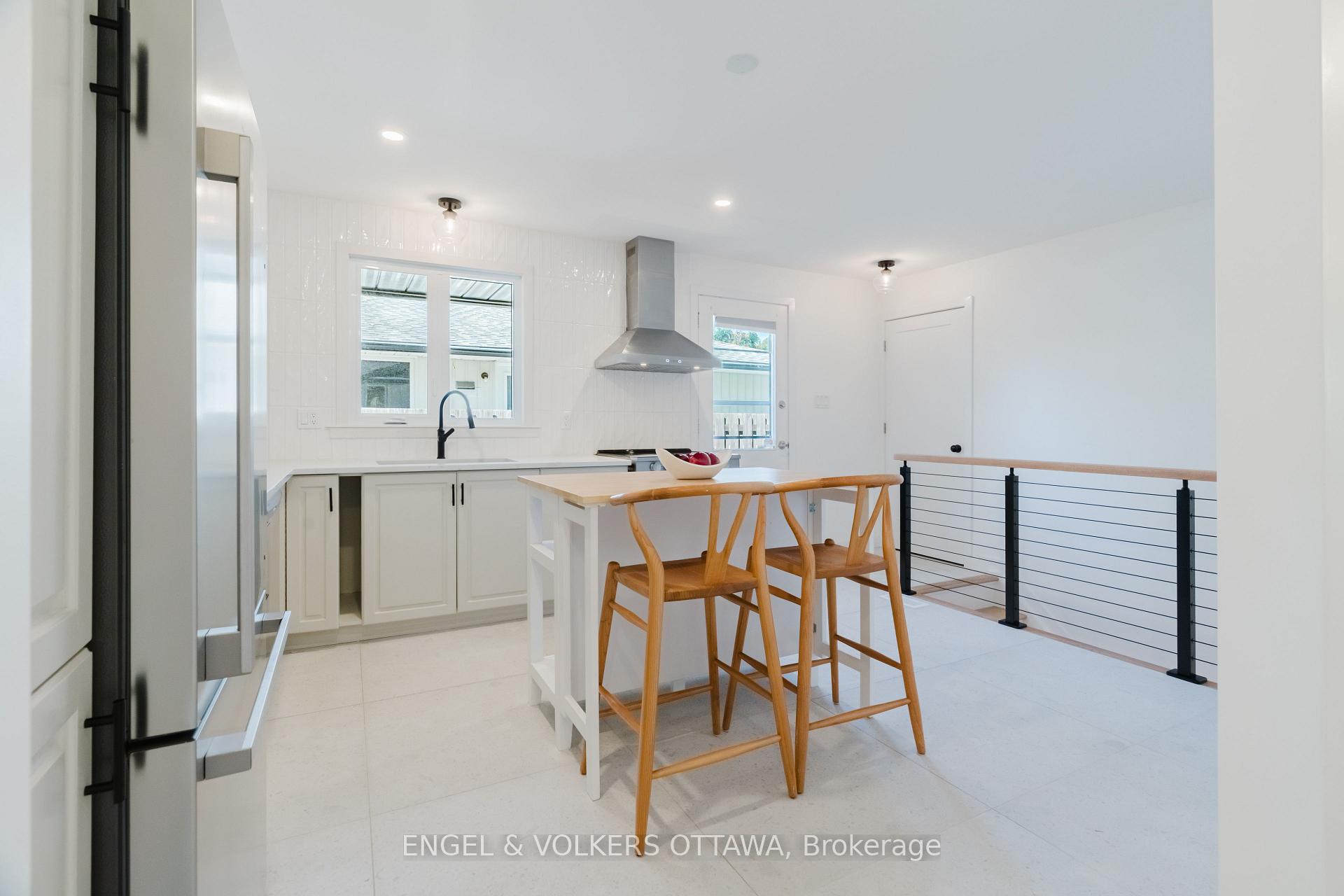 Photo 21 of 2995 Cowan Crescent, Ottawa, Riverside Park South — HOMEH