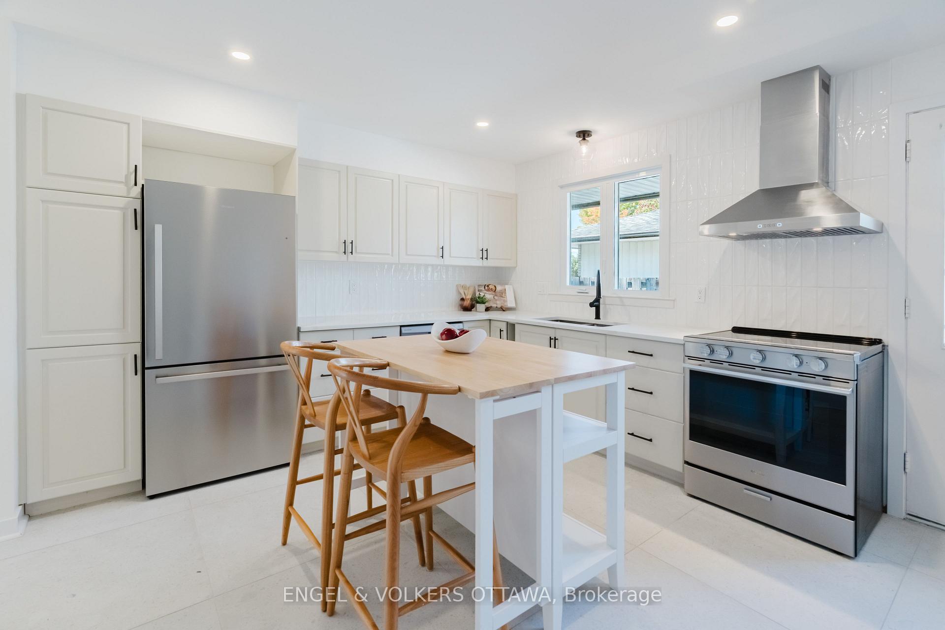 Photo 27 of 2995 Cowan Crescent, Ottawa, Riverside Park South — HOMEH