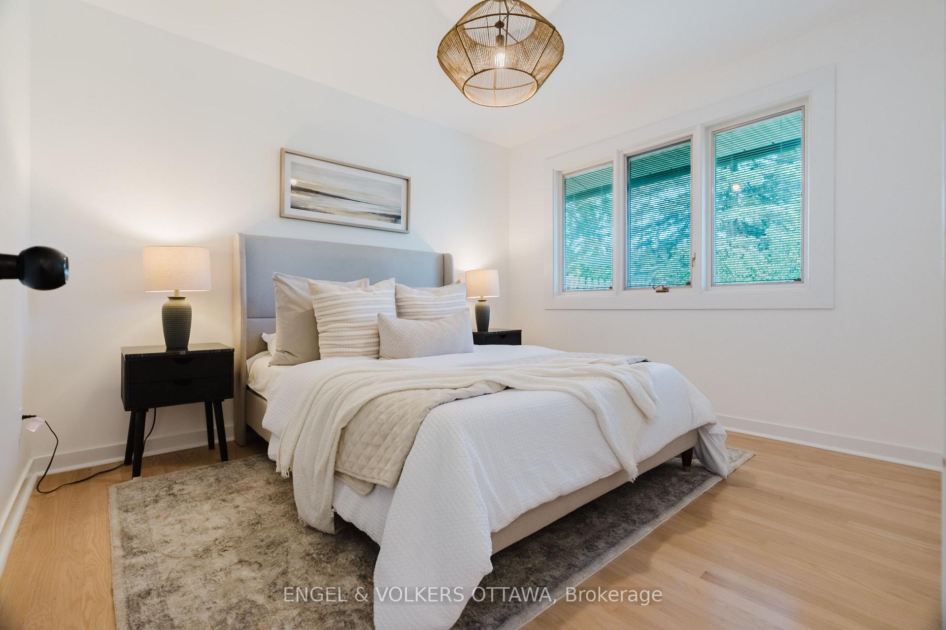 Photo 31 of 2995 Cowan Crescent, Ottawa, Riverside Park South — HOMEH