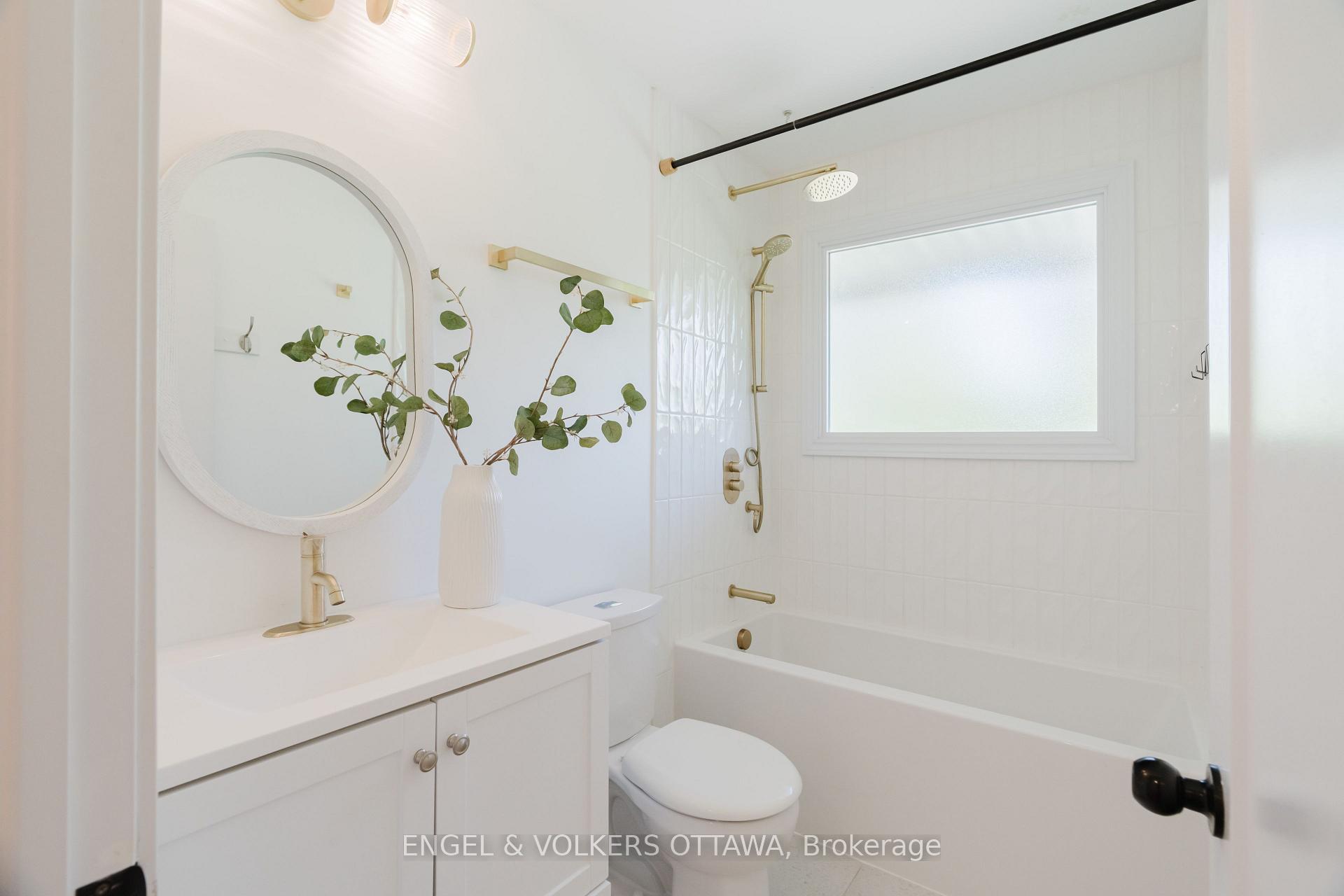 Photo 33 of 2995 Cowan Crescent, Ottawa, Riverside Park South — HOMEH