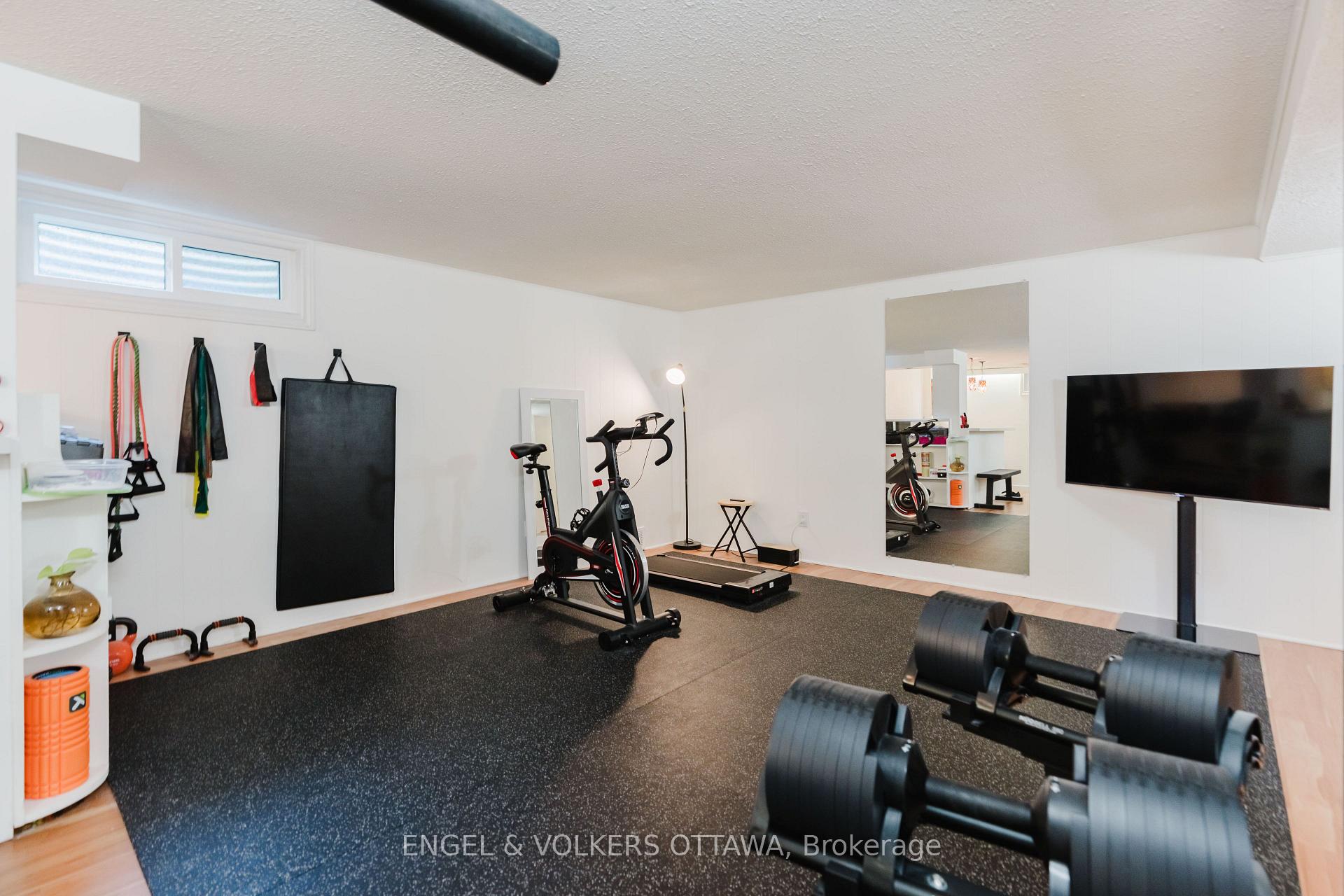 Photo 47 of 2995 Cowan Crescent, Ottawa, Riverside Park South — HOMEH