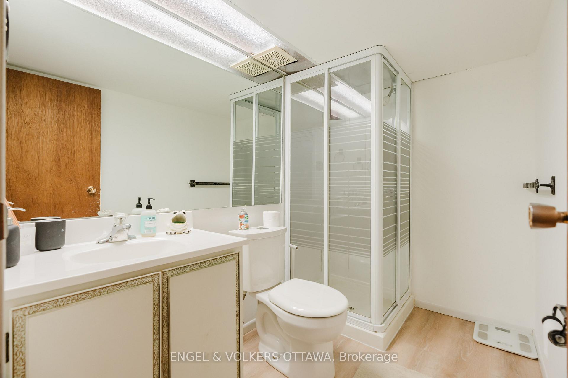 Photo 48 of 2995 Cowan Crescent, Ottawa, Riverside Park South — HOMEH