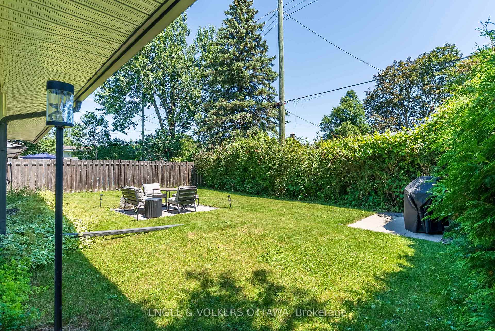 Photo 49 of 2995 Cowan Crescent, Ottawa, Riverside Park South — HOMEH