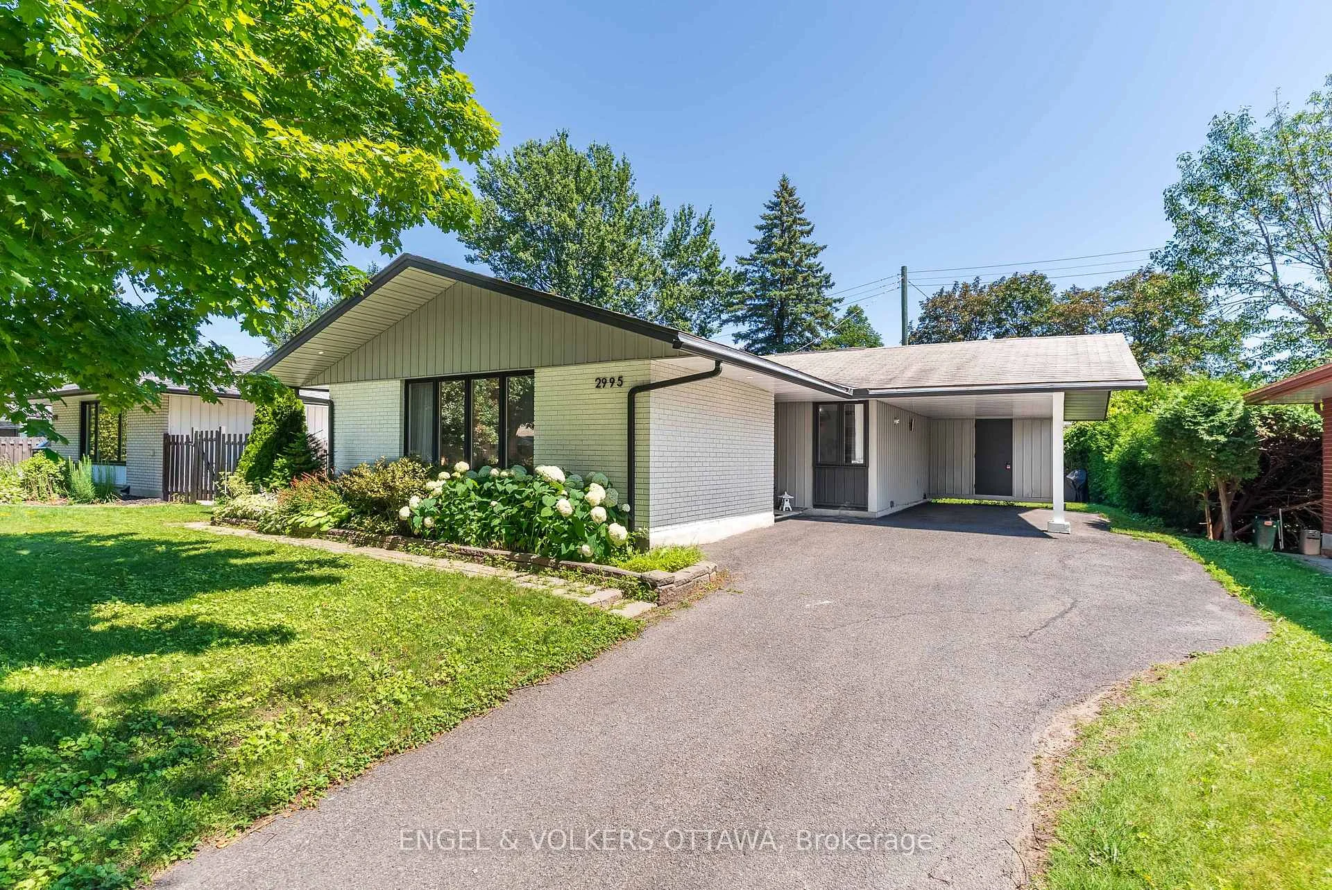 Photo 2 of 2995 Cowan Crescent, Ottawa, Riverside Park South — HOMEH