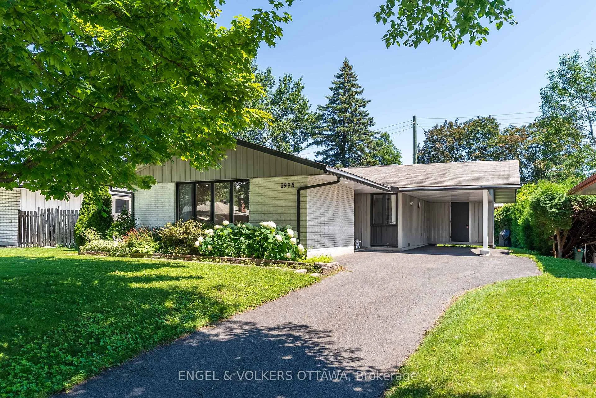 Photo 3 of 2995 Cowan Crescent, Ottawa, Riverside Park South — HOMEH
