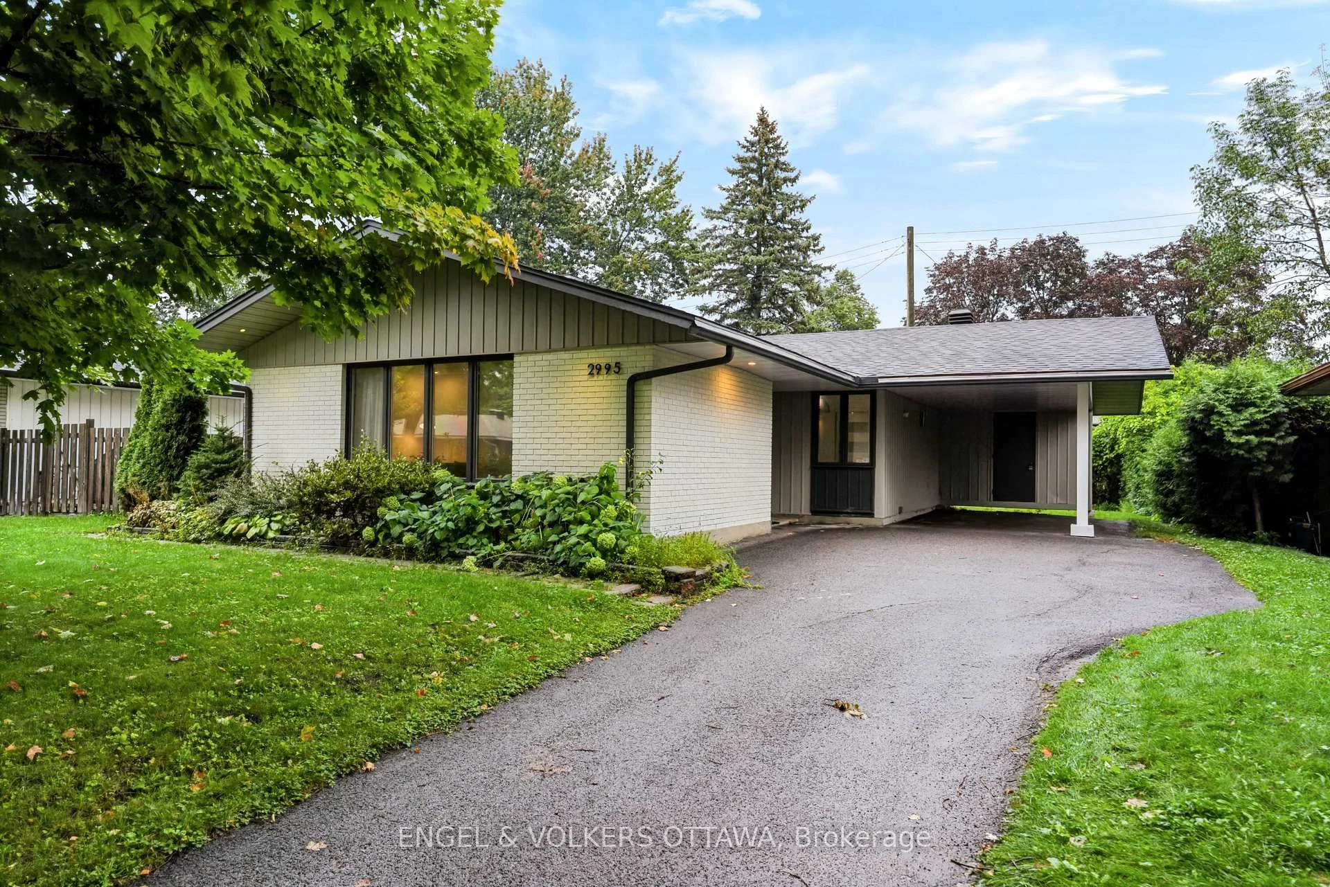 Photo 6 of 2995 Cowan Crescent, Ottawa, Riverside Park South — HOMEH