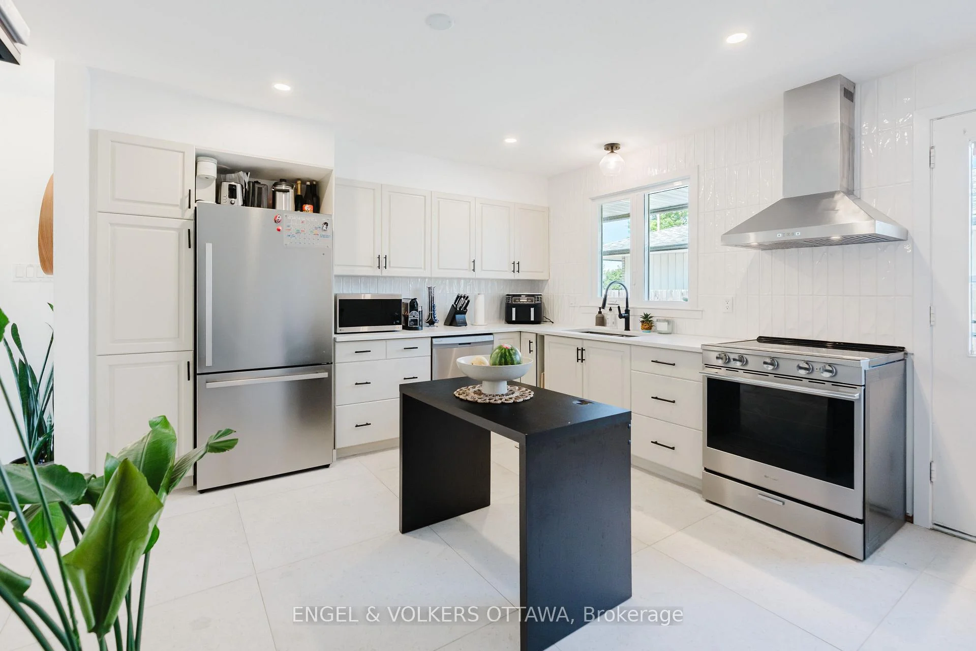 Photo 10 of 2995 Cowan Crescent, Ottawa, Riverside Park South — HOMEH