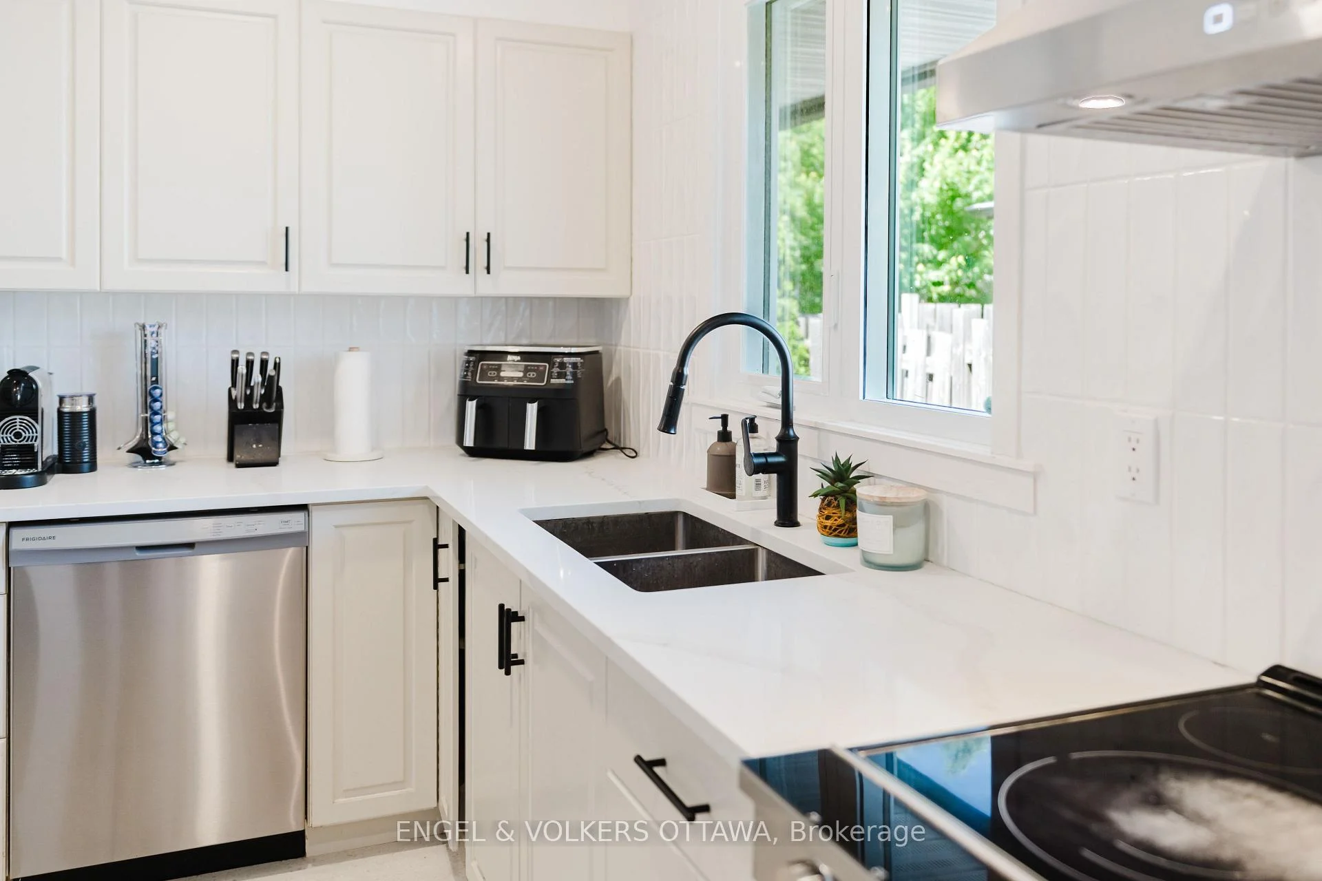 Photo 11 of 2995 Cowan Crescent, Ottawa, Riverside Park South — HOMEH