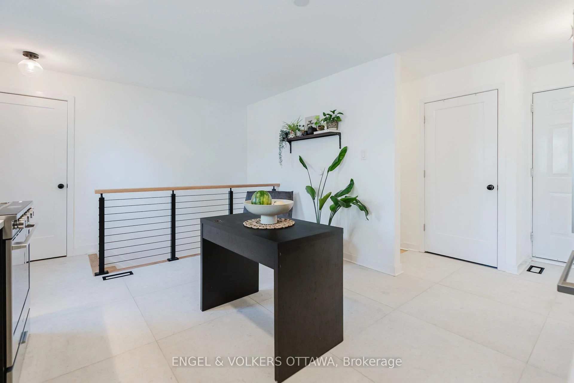 Photo 16 of 2995 Cowan Crescent, Ottawa, Riverside Park South — HOMEH