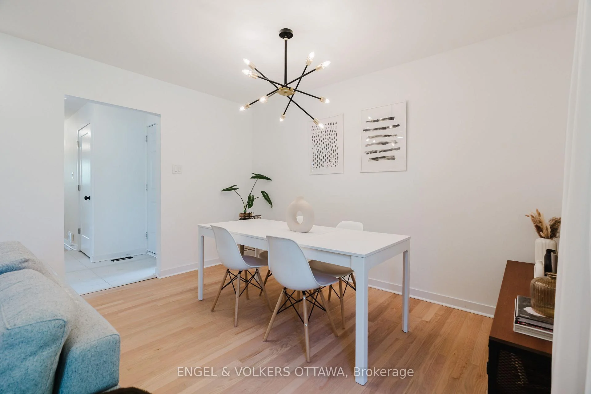Photo 18 of 2995 Cowan Crescent, Ottawa, Riverside Park South — HOMEH