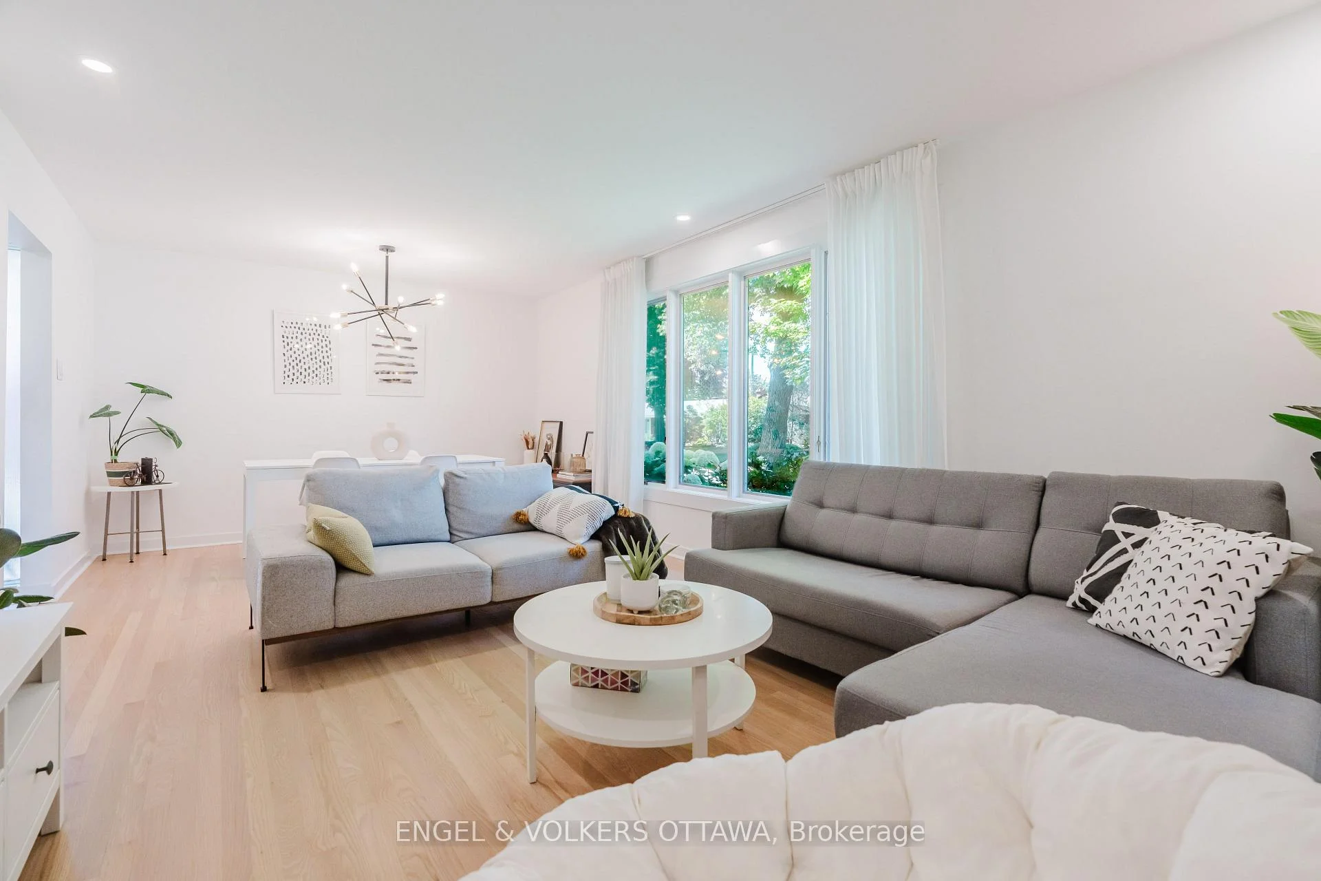 Photo 22 of 2995 Cowan Crescent, Ottawa, Riverside Park South — HOMEH