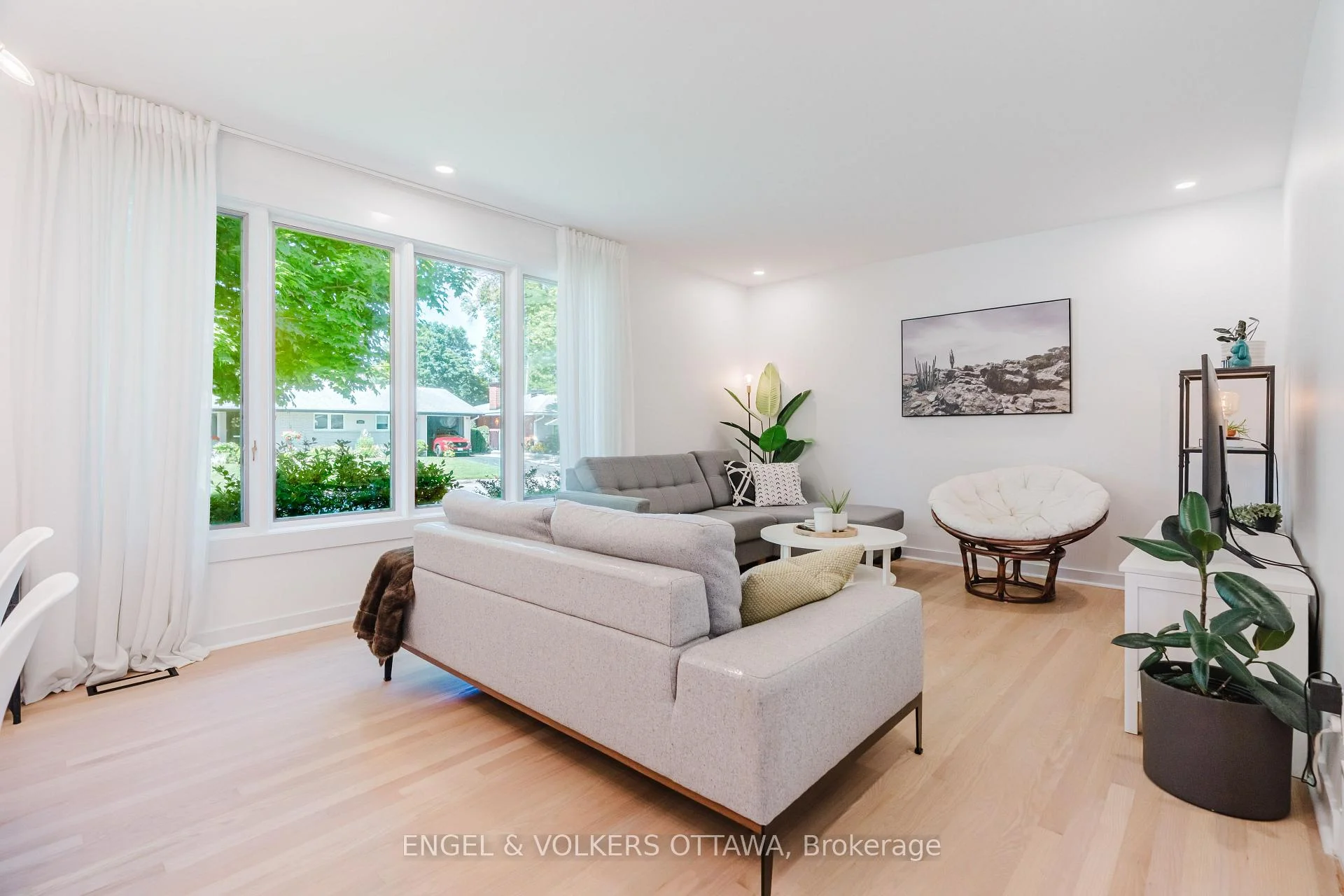 Photo 24 of 2995 Cowan Crescent, Ottawa, Riverside Park South — HOMEH