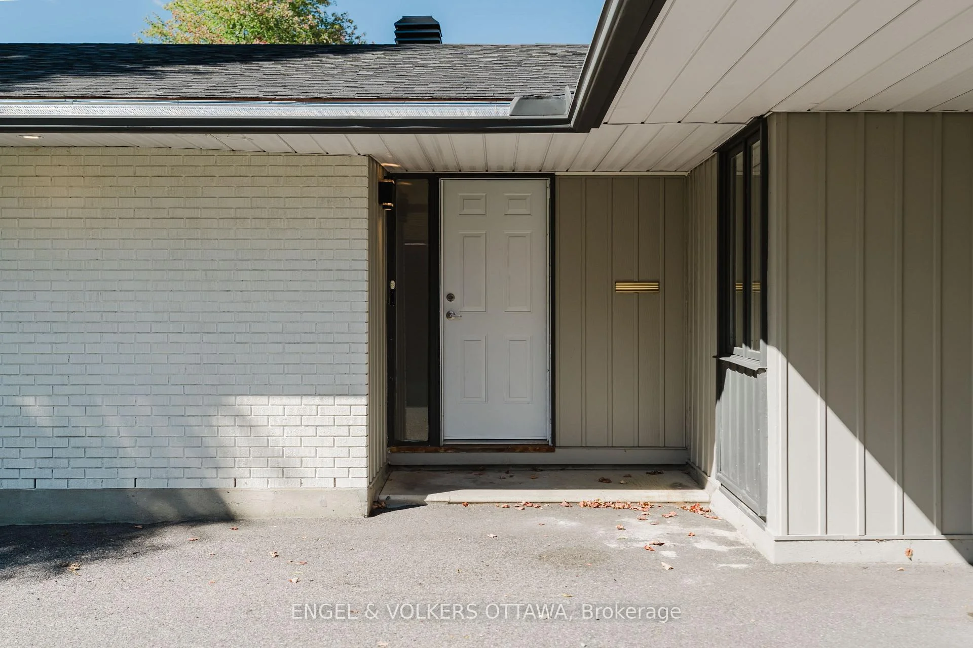 Photo 41 of 2995 Cowan Crescent, Ottawa, Riverside Park South — HOMEH
