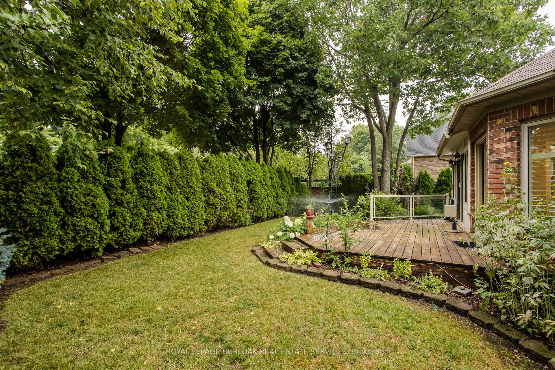 Photo 4 of 54 Waterwheel Crescent, Hamilton, Waterdown — HOMEH