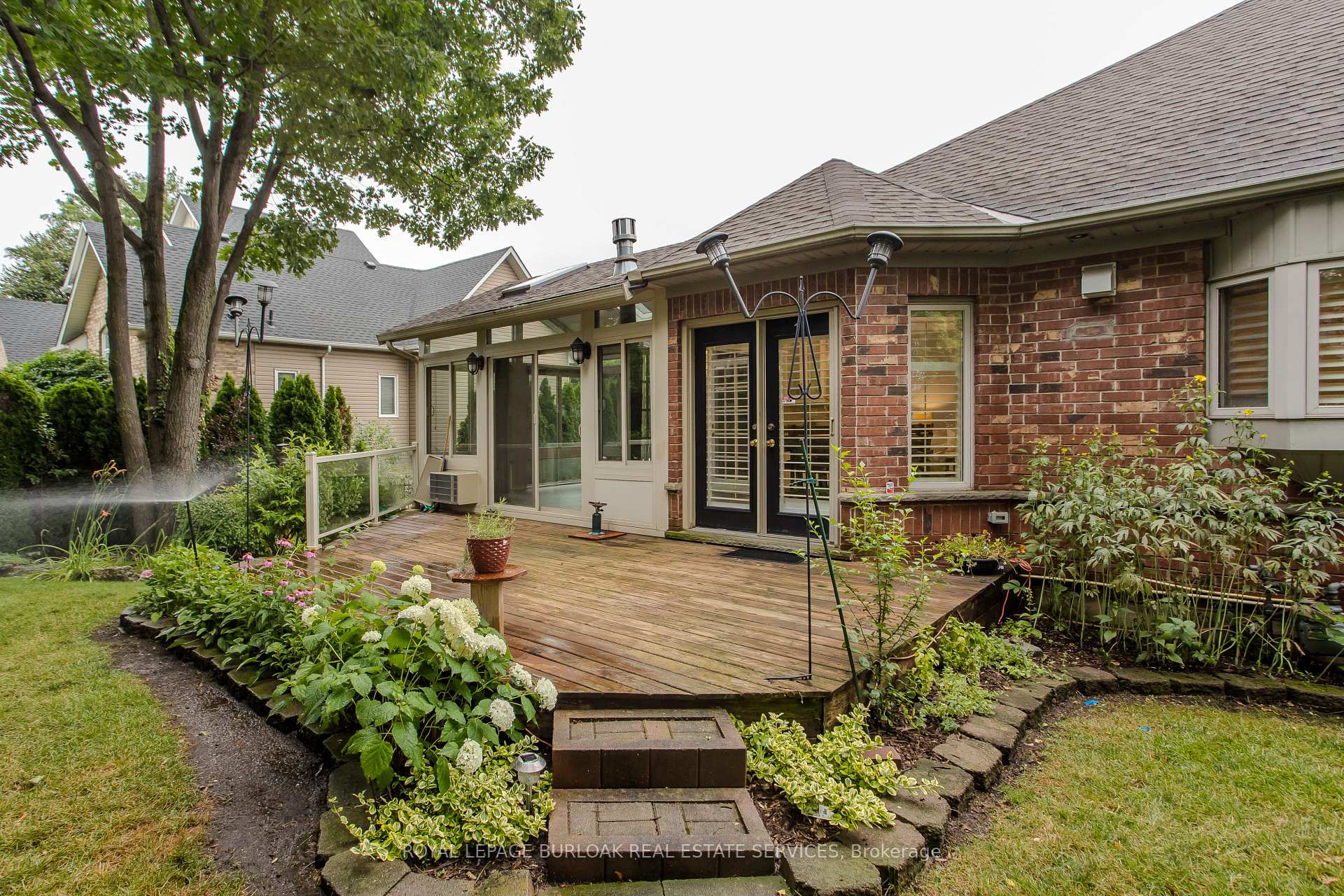 Photo 5 of 54 Waterwheel Crescent, Hamilton, Waterdown — HOMEH