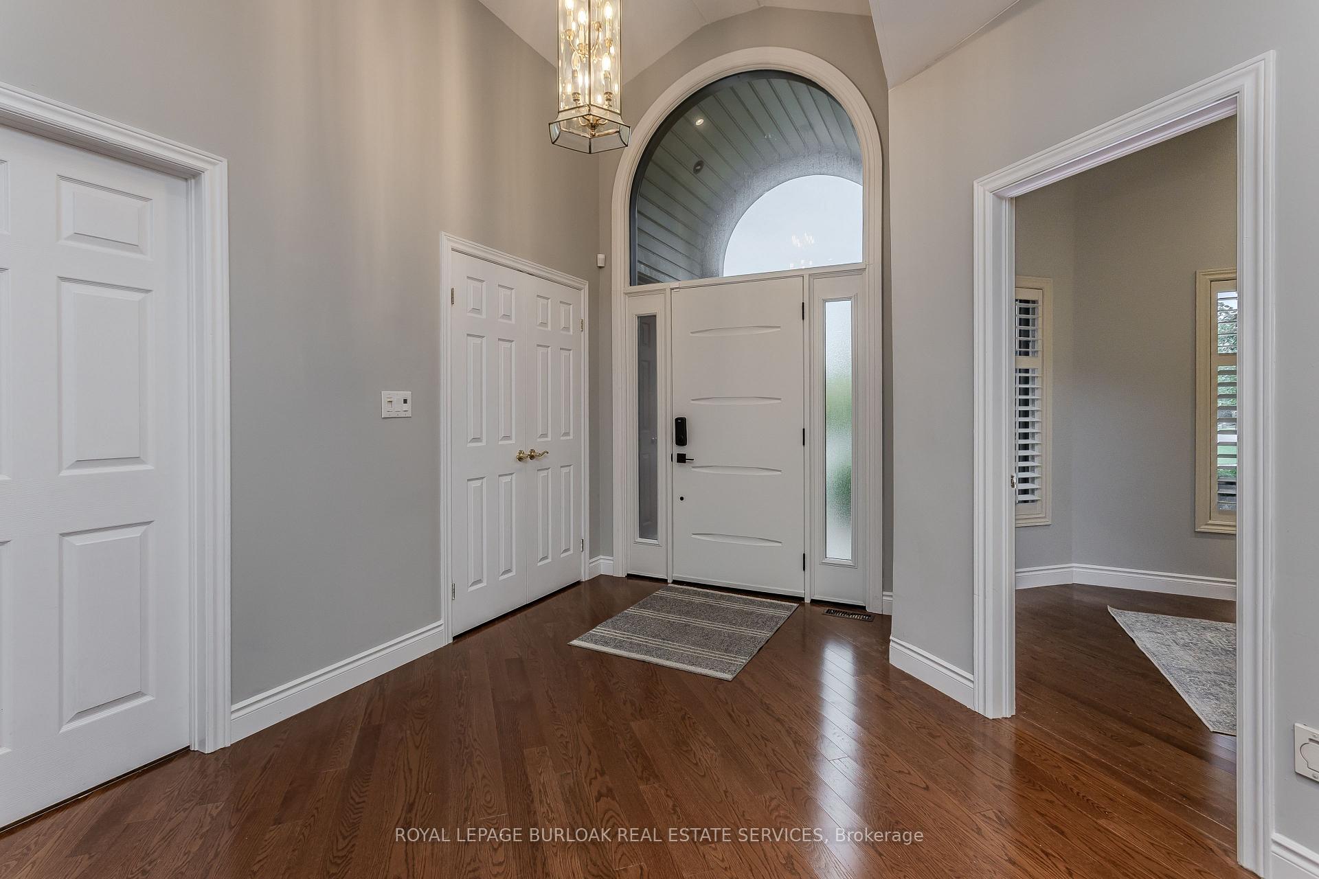 Photo 7 of 54 Waterwheel Crescent, Hamilton, Waterdown — HOMEH