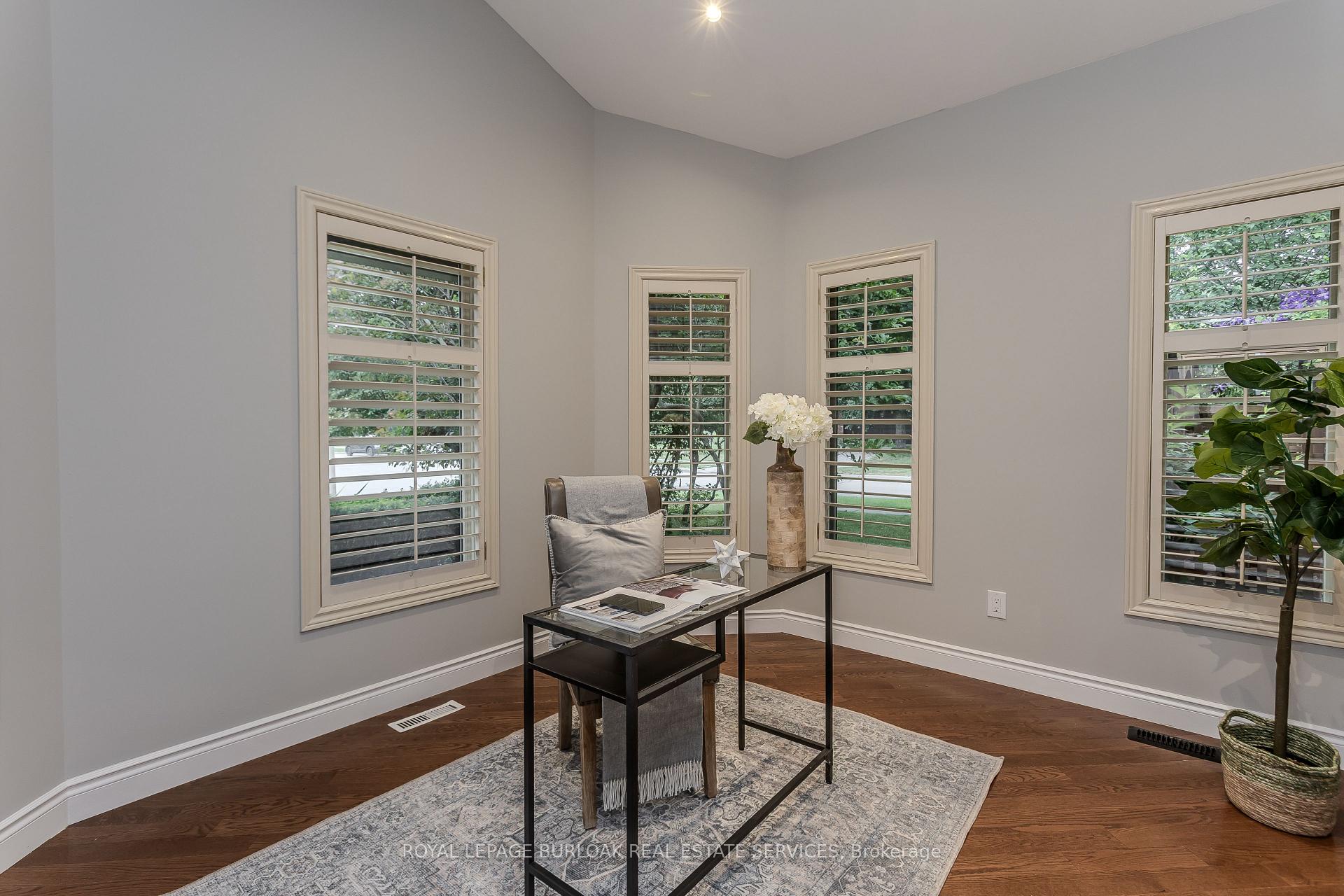 Photo 8 of 54 Waterwheel Crescent, Hamilton, Waterdown — HOMEH