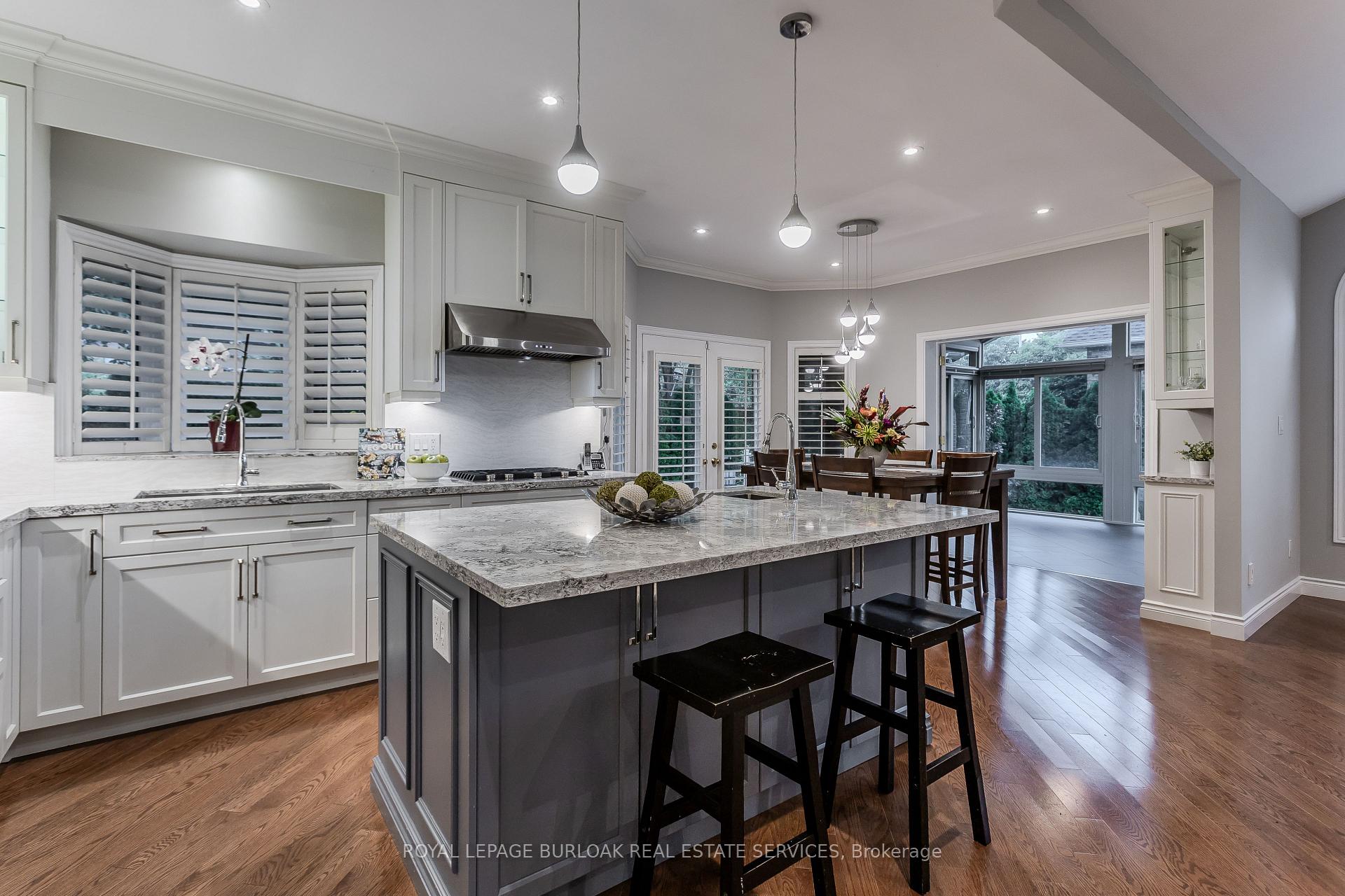 Photo 10 of 54 Waterwheel Crescent, Hamilton, Waterdown — HOMEH