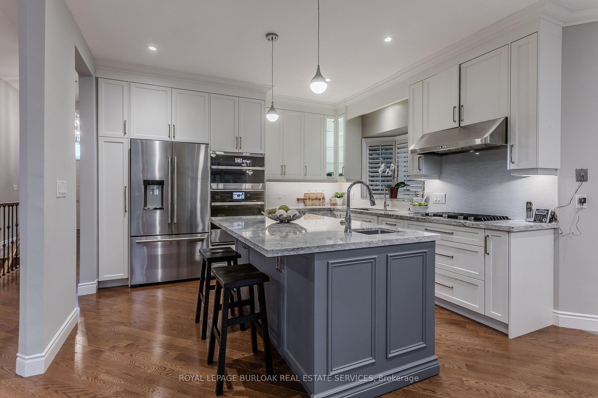 Photo 11 of 54 Waterwheel Crescent, Hamilton, Waterdown — HOMEH