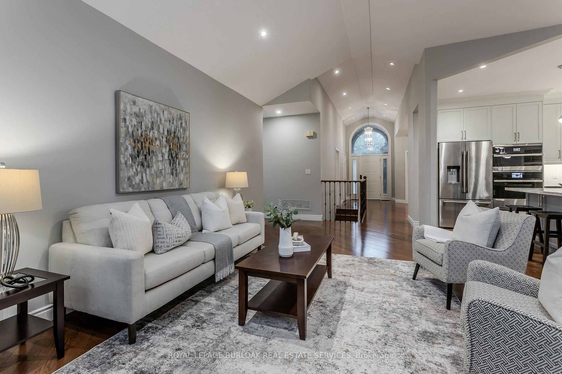 Photo 20 of 54 Waterwheel Crescent, Hamilton, Waterdown — HOMEH