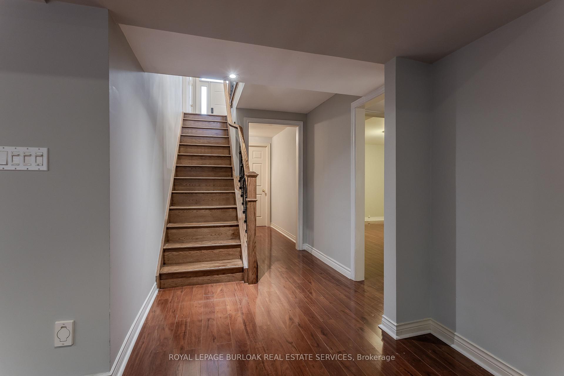 Photo 29 of 54 Waterwheel Crescent, Hamilton, Waterdown — HOMEH