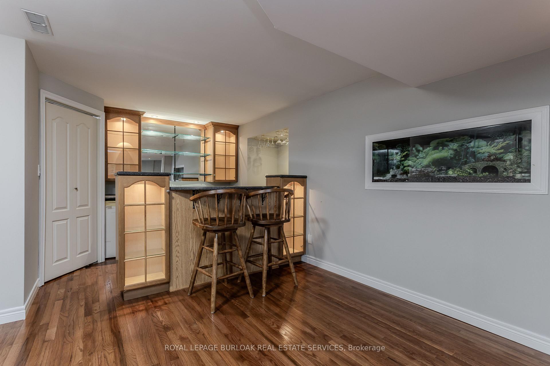 Photo 33 of 54 Waterwheel Crescent, Hamilton, Waterdown — HOMEH