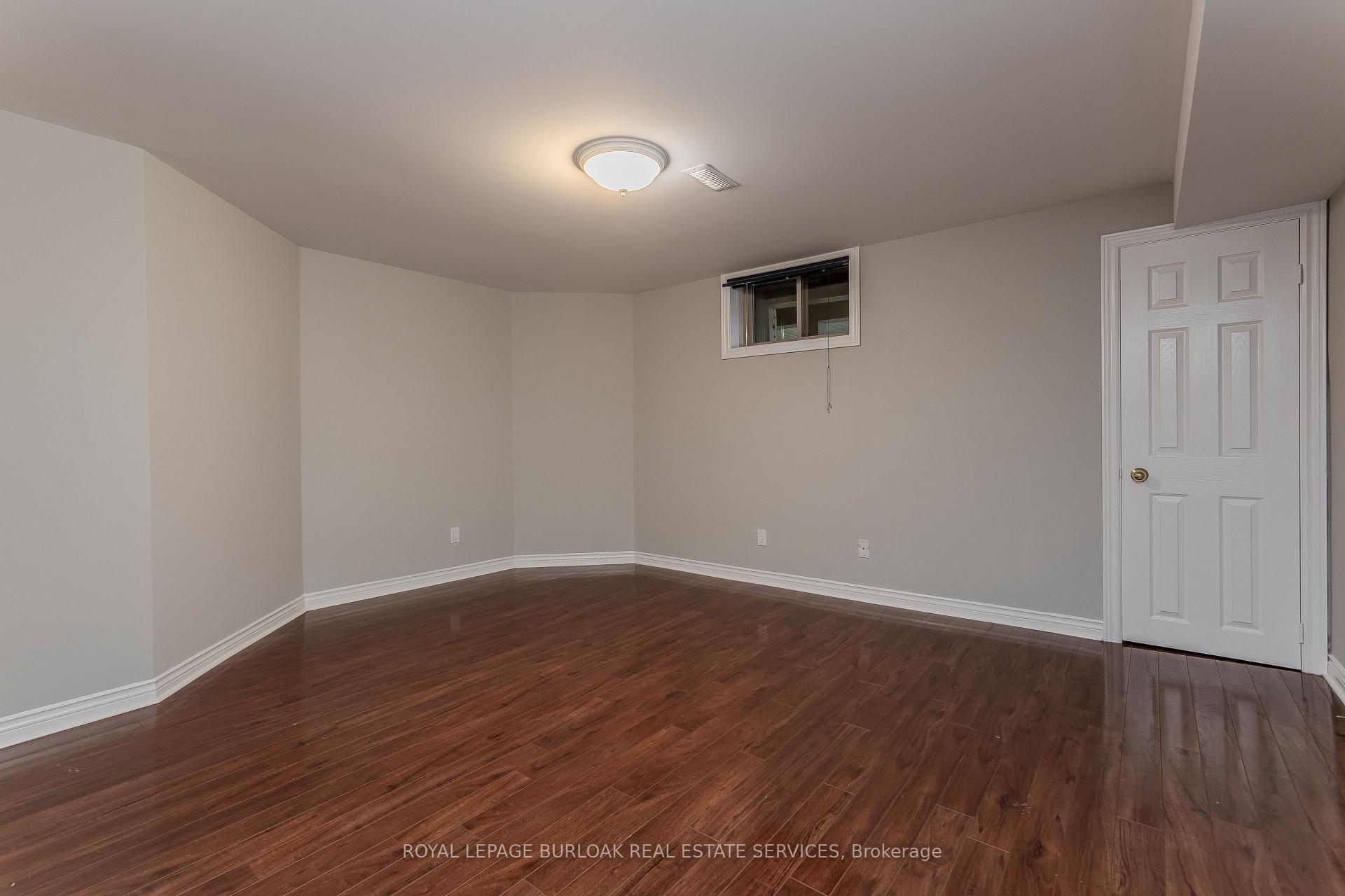 Photo 36 of 54 Waterwheel Crescent, Hamilton, Waterdown — HOMEH