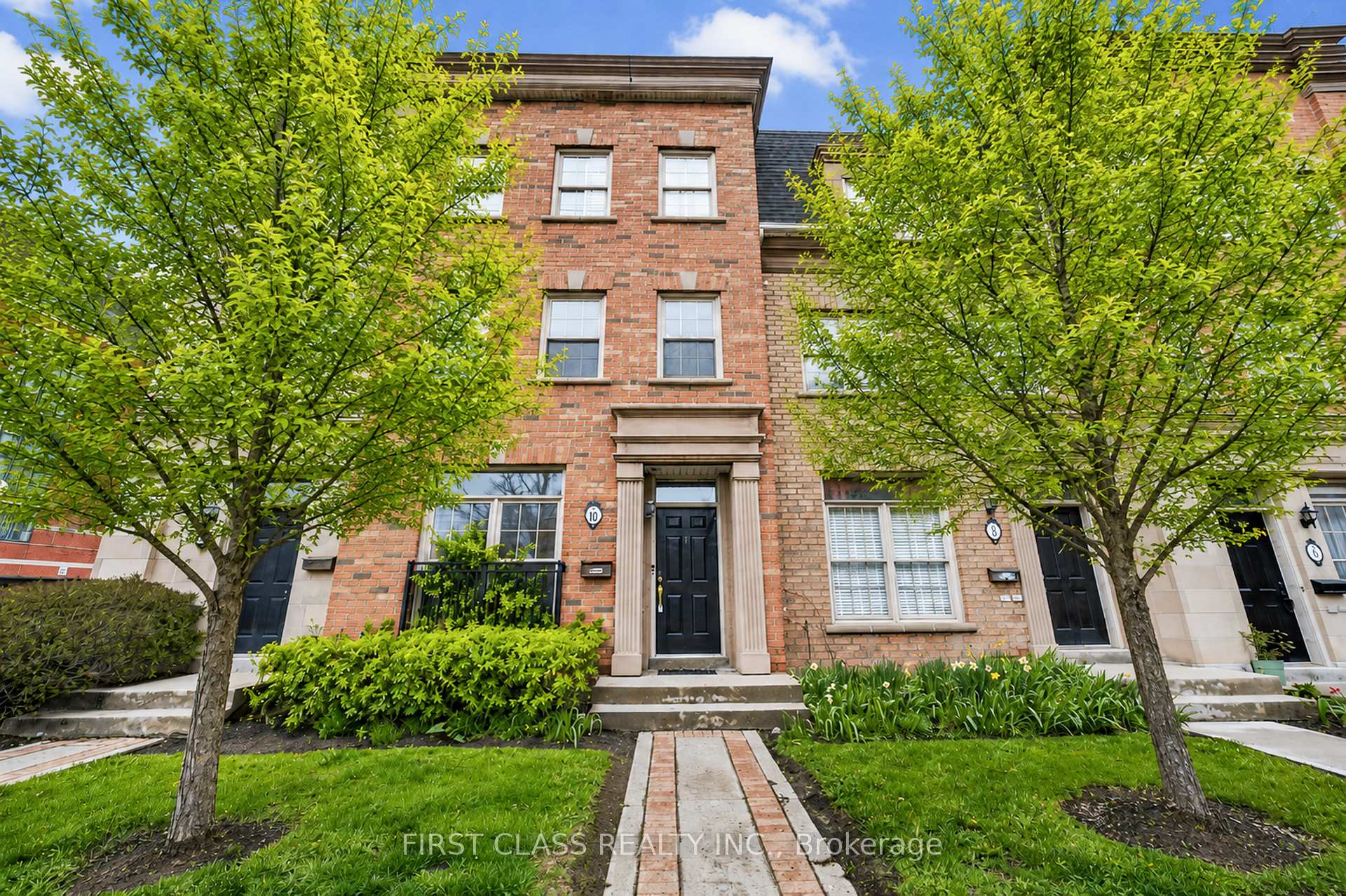 Photo of Unit Th10, 3076 Lake Shore Boulevard W