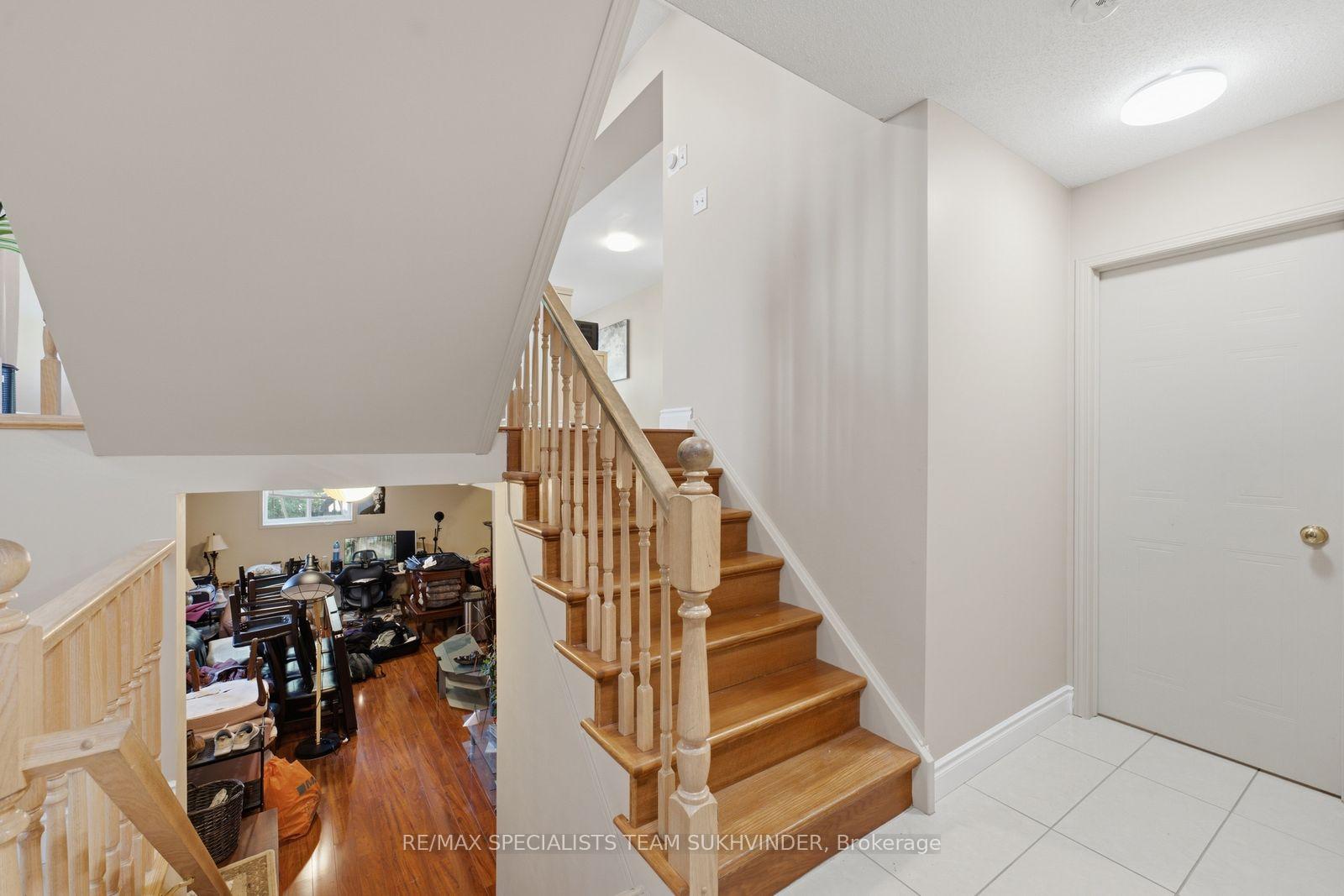 Photo 18 of 44 Sinclair Street, Guelph, Pineridge/Westminster Woods — HOMEH