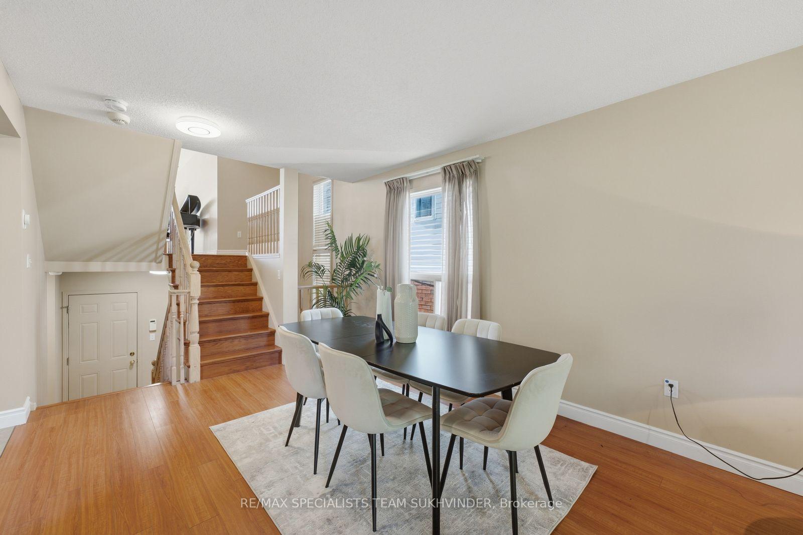 Photo 12 of 44 Sinclair Street, Guelph, Pineridge/Westminster Woods — HOMEH
