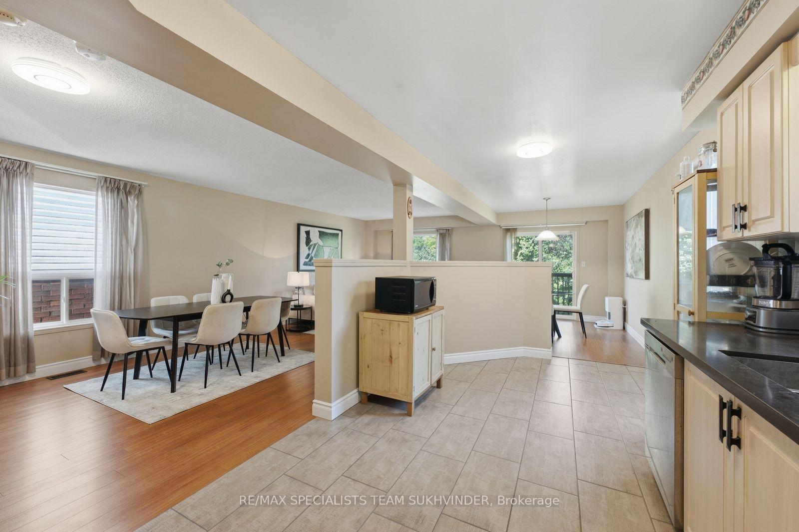 Photo 23 of 44 Sinclair Street, Guelph, Pineridge/Westminster Woods — HOMEH