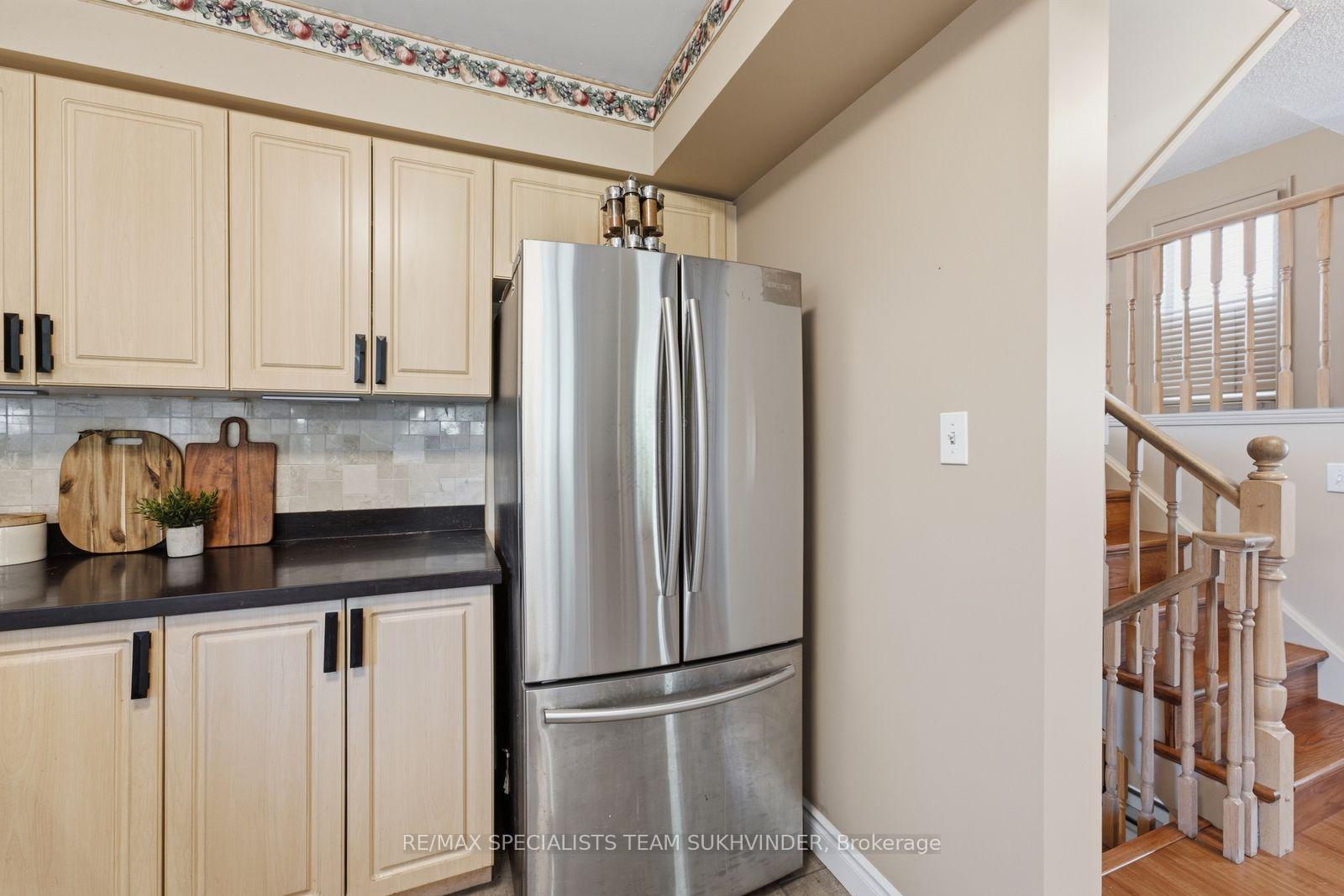 Photo 24 of 44 Sinclair Street, Guelph, Pineridge/Westminster Woods — HOMEH