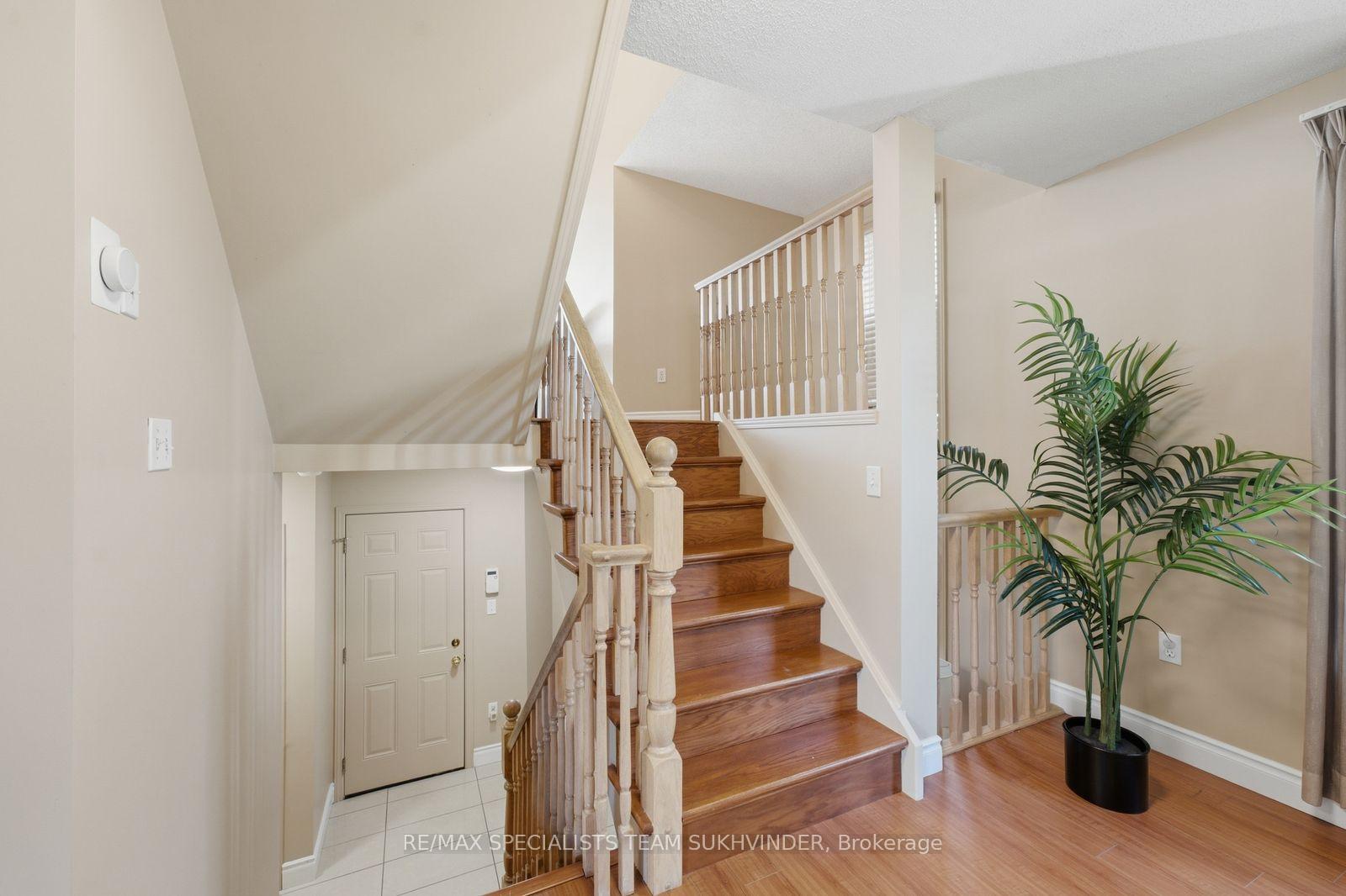 Photo 26 of 44 Sinclair Street, Guelph, Pineridge/Westminster Woods — HOMEH