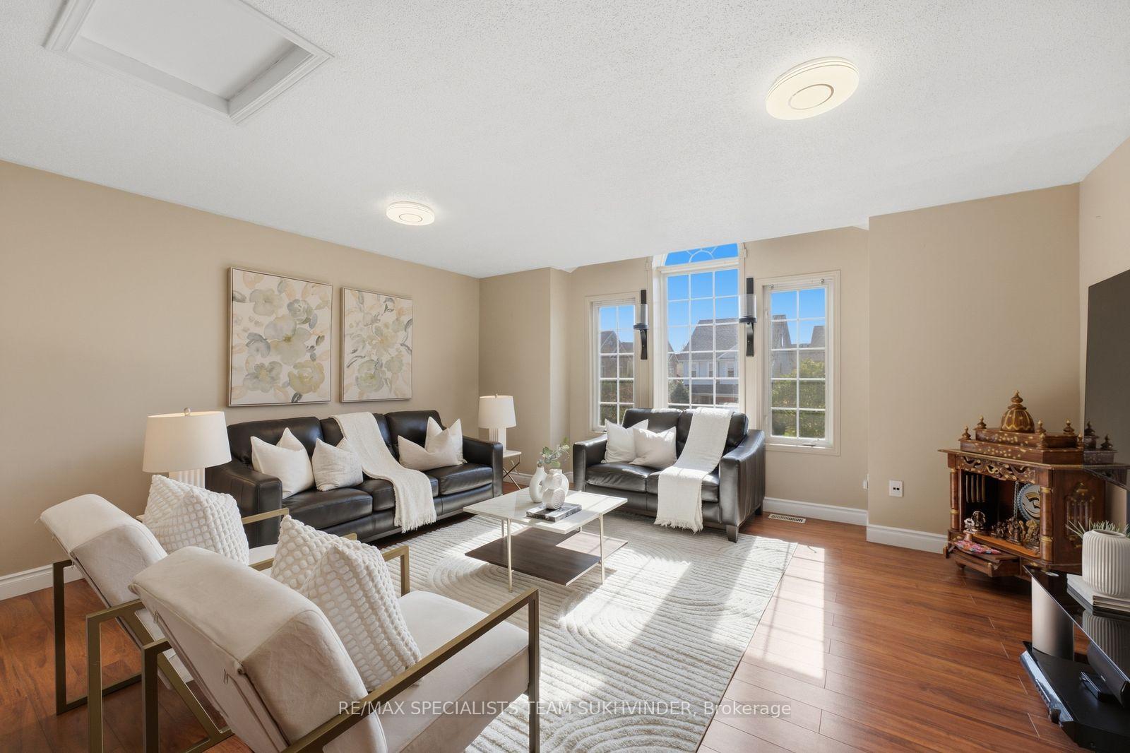 Photo 27 of 44 Sinclair Street, Guelph, Pineridge/Westminster Woods — HOMEH