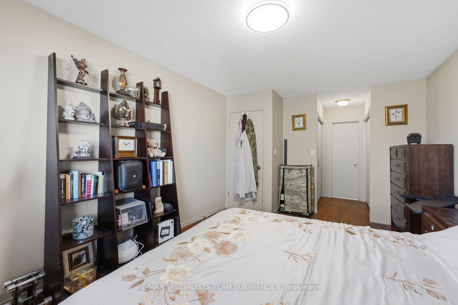 Photo 33 of 44 Sinclair Street, Guelph, Pineridge/Westminster Woods — HOMEH