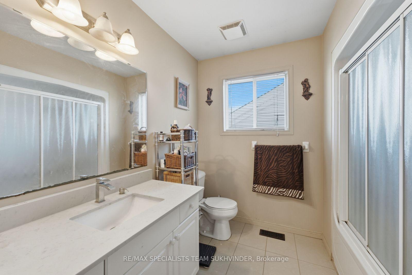 Photo 40 of 44 Sinclair Street, Guelph, Pineridge/Westminster Woods — HOMEH
