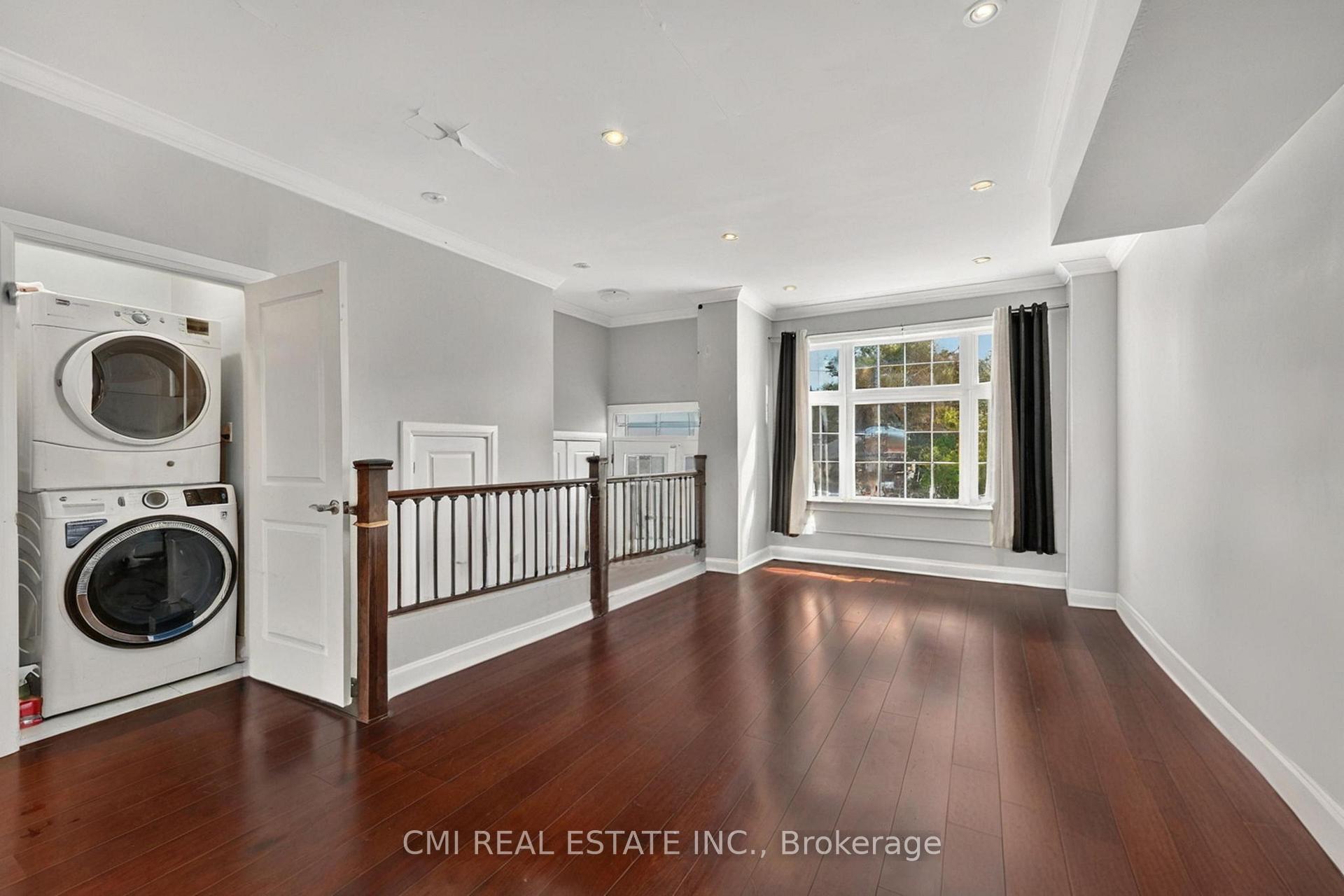 Photo 3 of 20 Jeavons Avenue, Scarborough, Clairlea-Birchmount — HOMEH