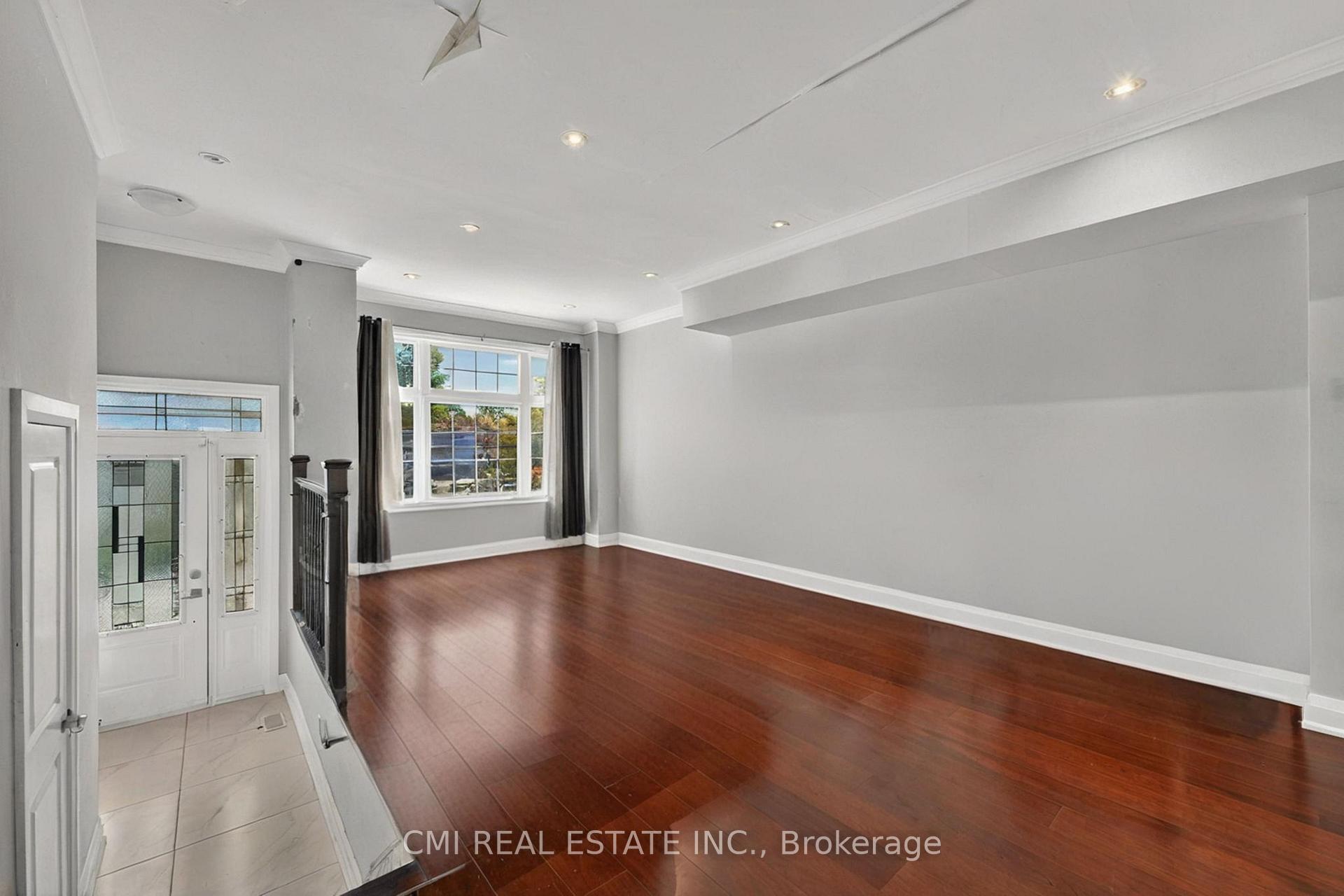 Photo 10 of 20 Jeavons Avenue, Scarborough, Clairlea-Birchmount — HOMEH