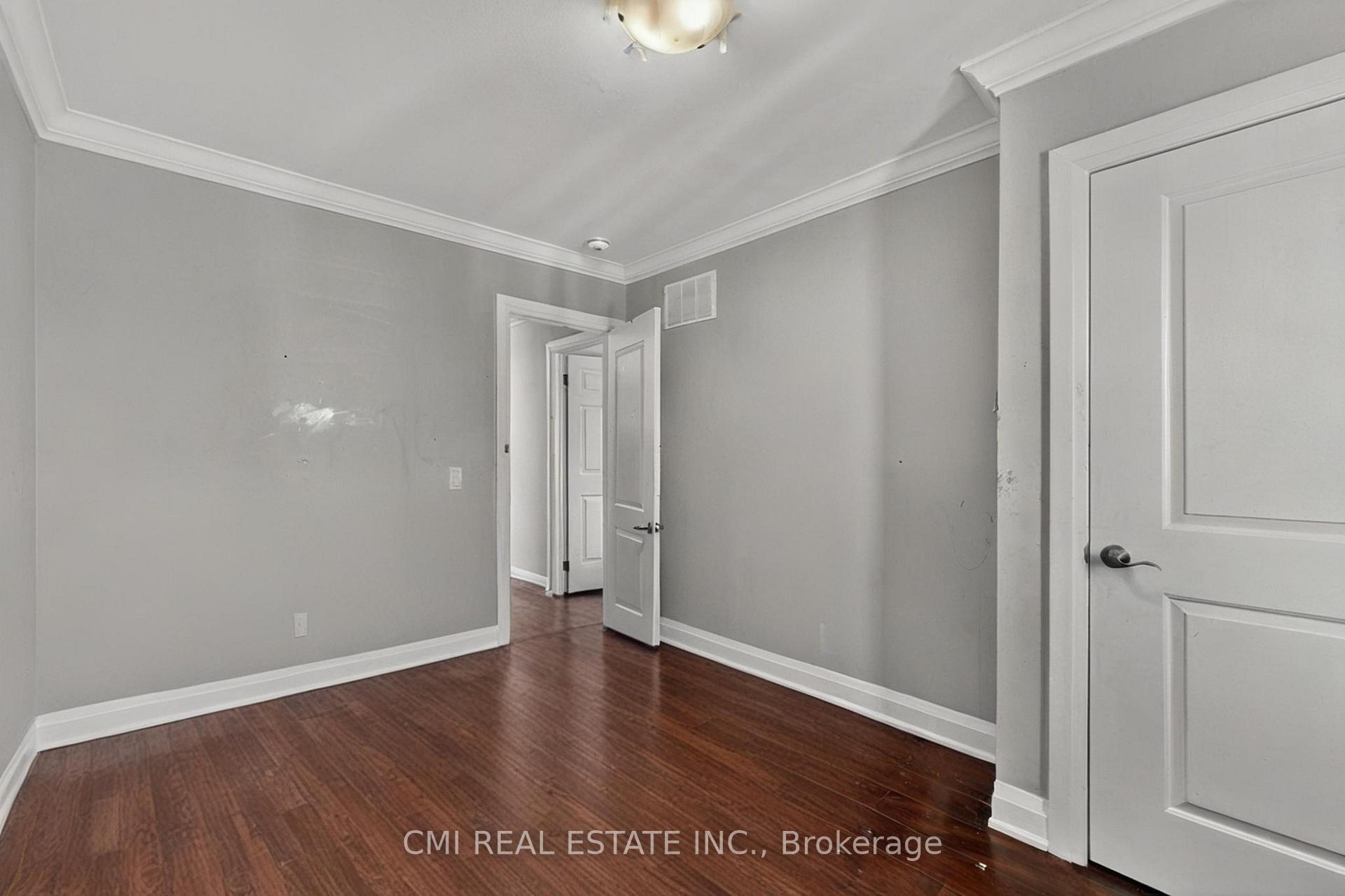 Photo 12 of 20 Jeavons Avenue, Scarborough, Clairlea-Birchmount — HOMEH